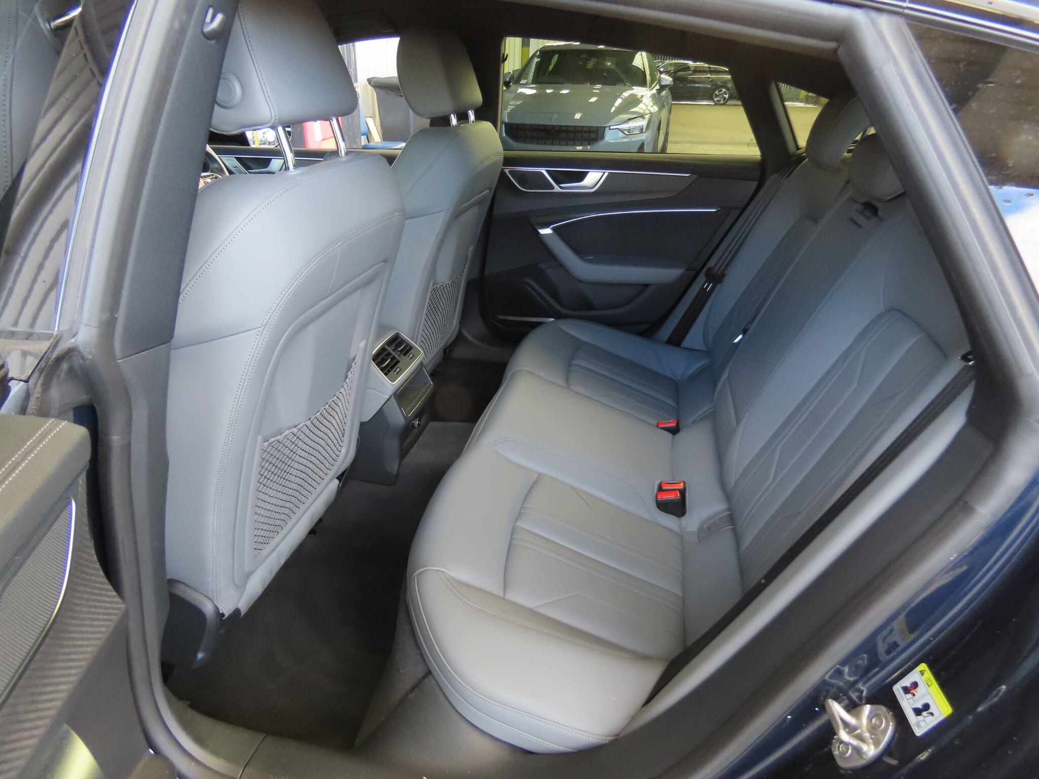 Audi A7 view 7
