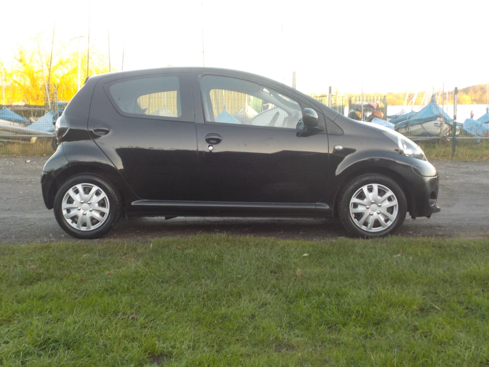 Toyota AYGO 1.0 VVT-i Move Euro 5 5dr