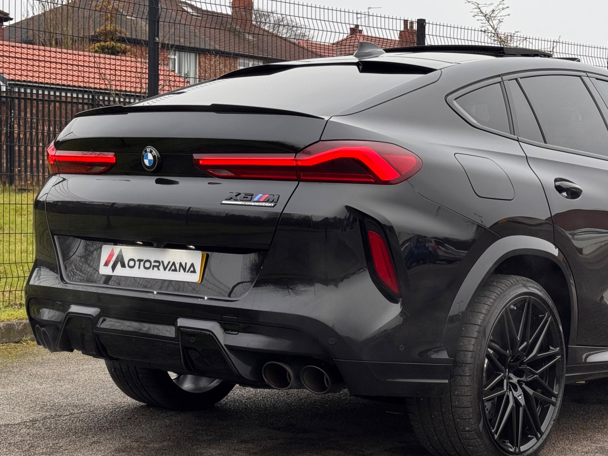 BMW X6 M view 10