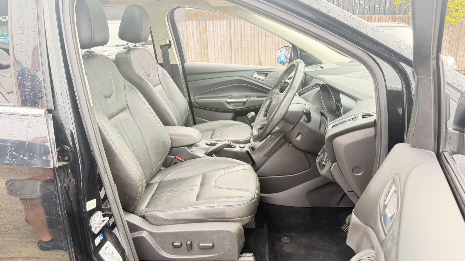 Ford Kuga view 12