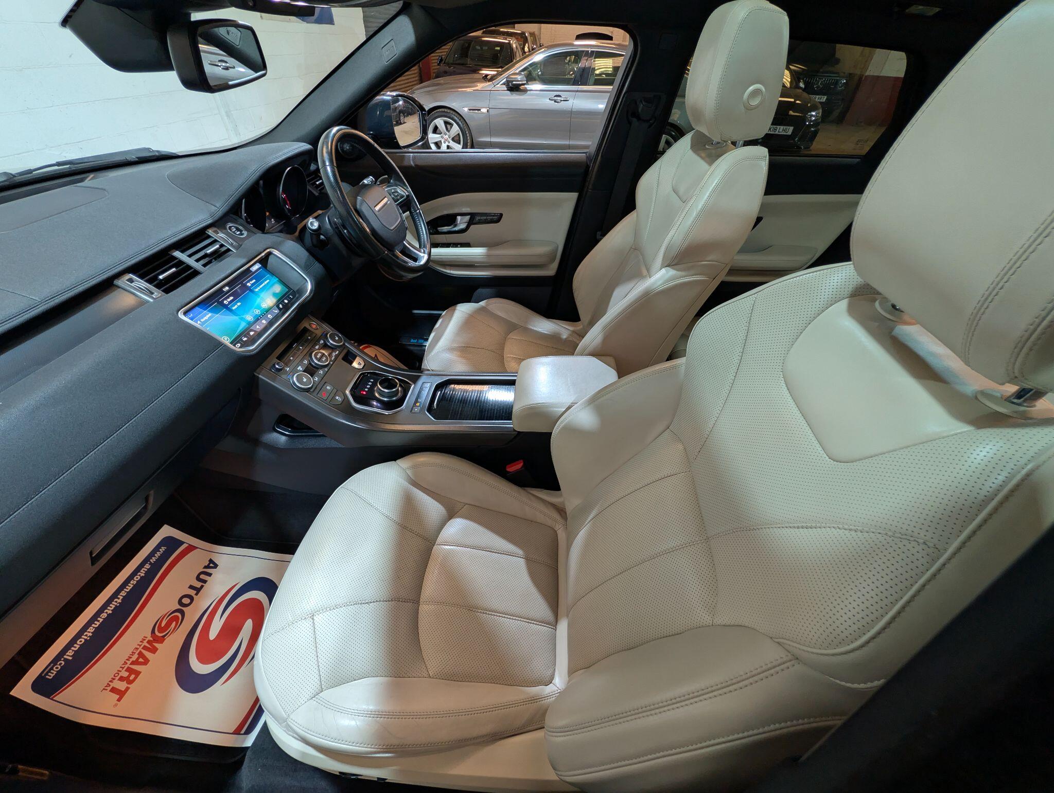 Land Rover Range Rover Evoque view 64