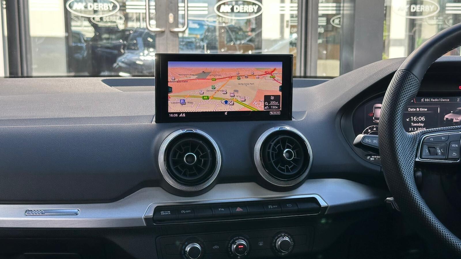 Audi Q2 view 18