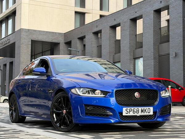 Blue 2018 Jaguar XE Saloon Rear-wheel drive Automatic