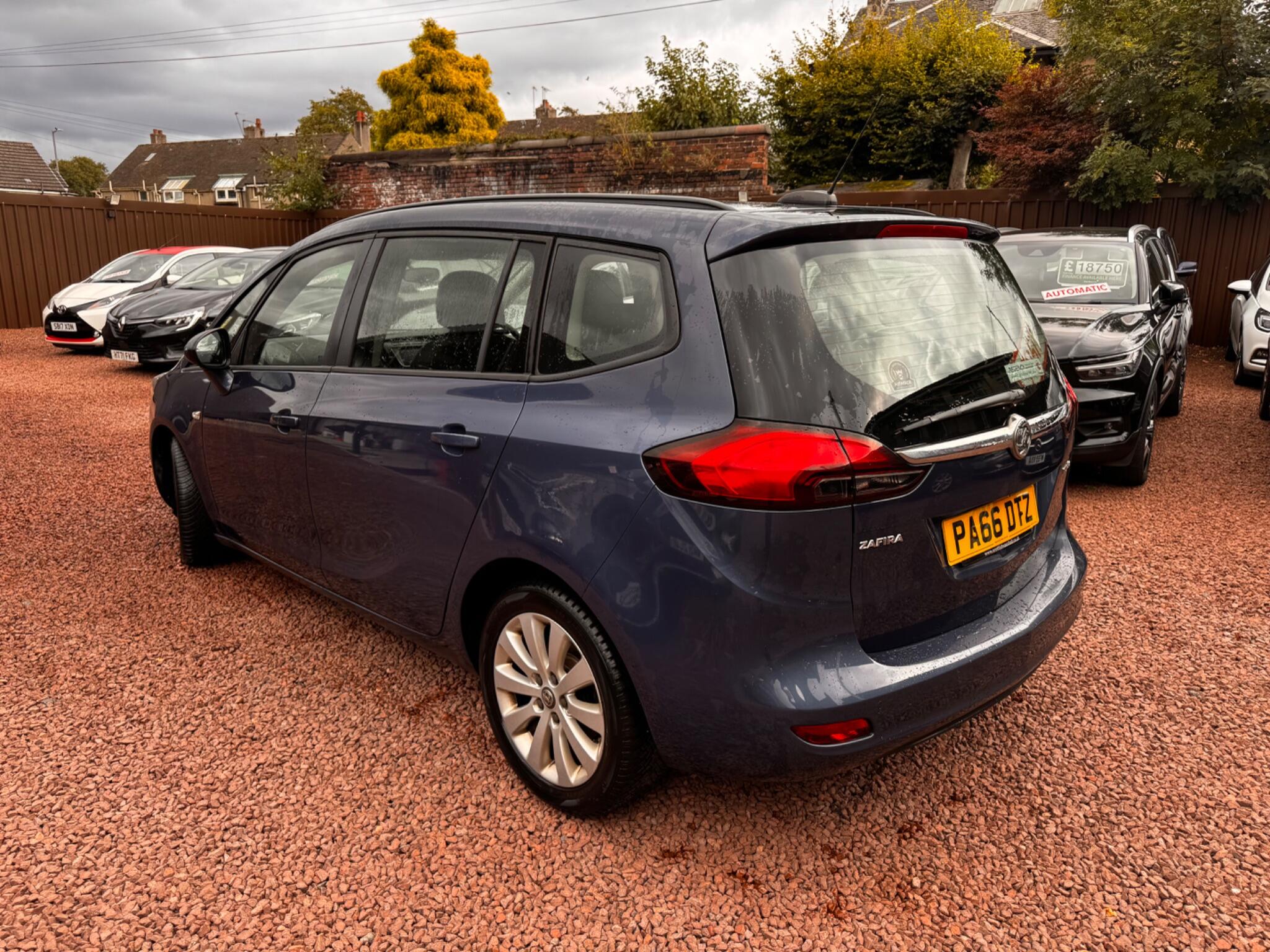Vauxhall Zafira Tourer view 8