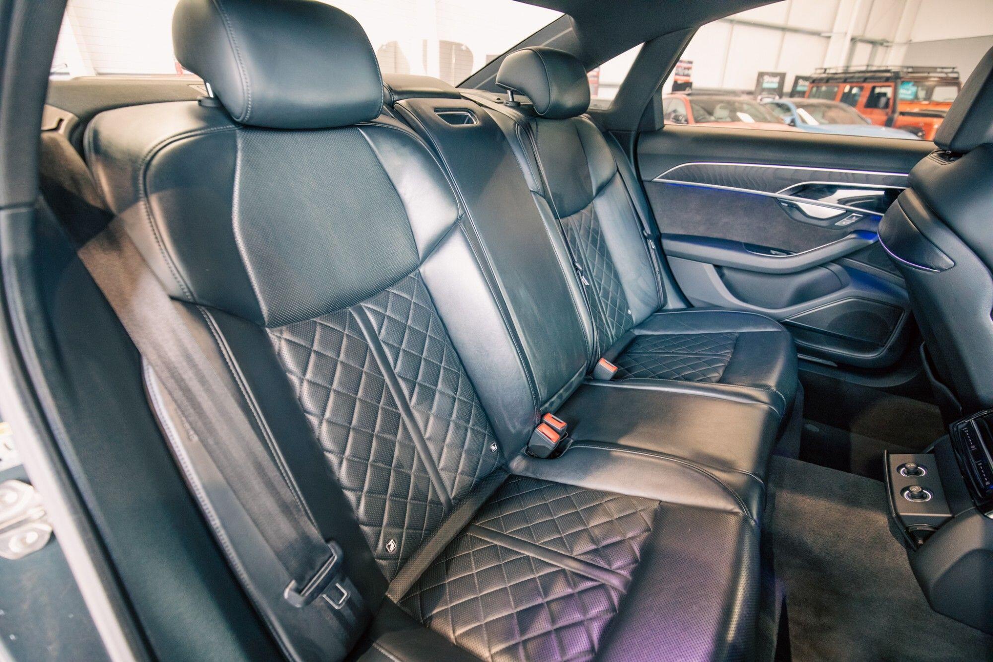 Audi A8 view 9