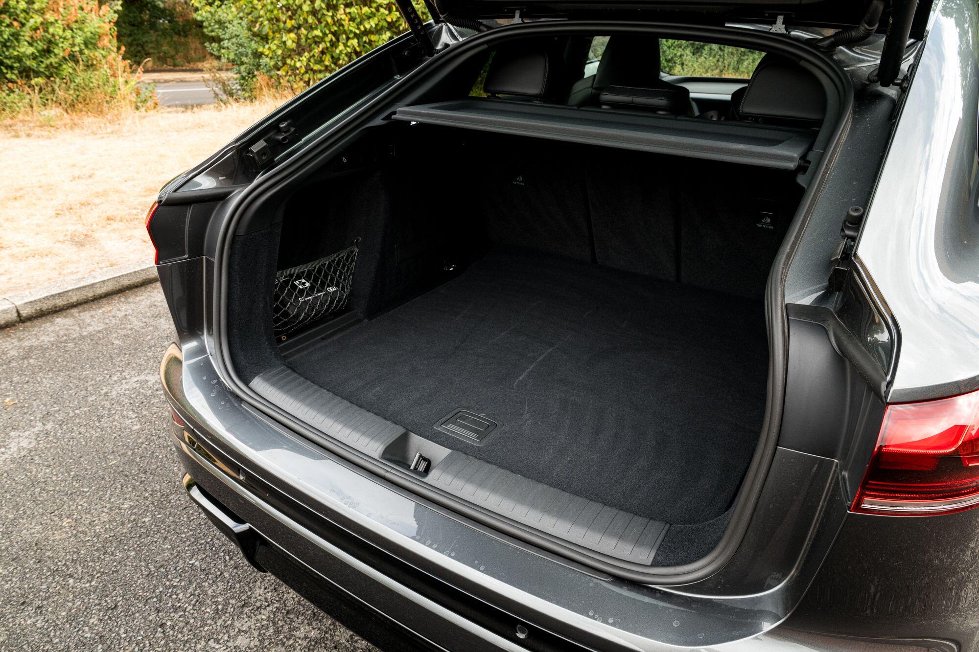 Audi SQ6 E-Tron view 56