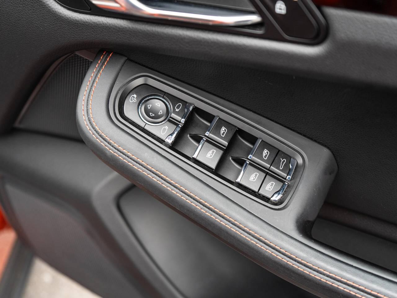 Porsche Macan view 25