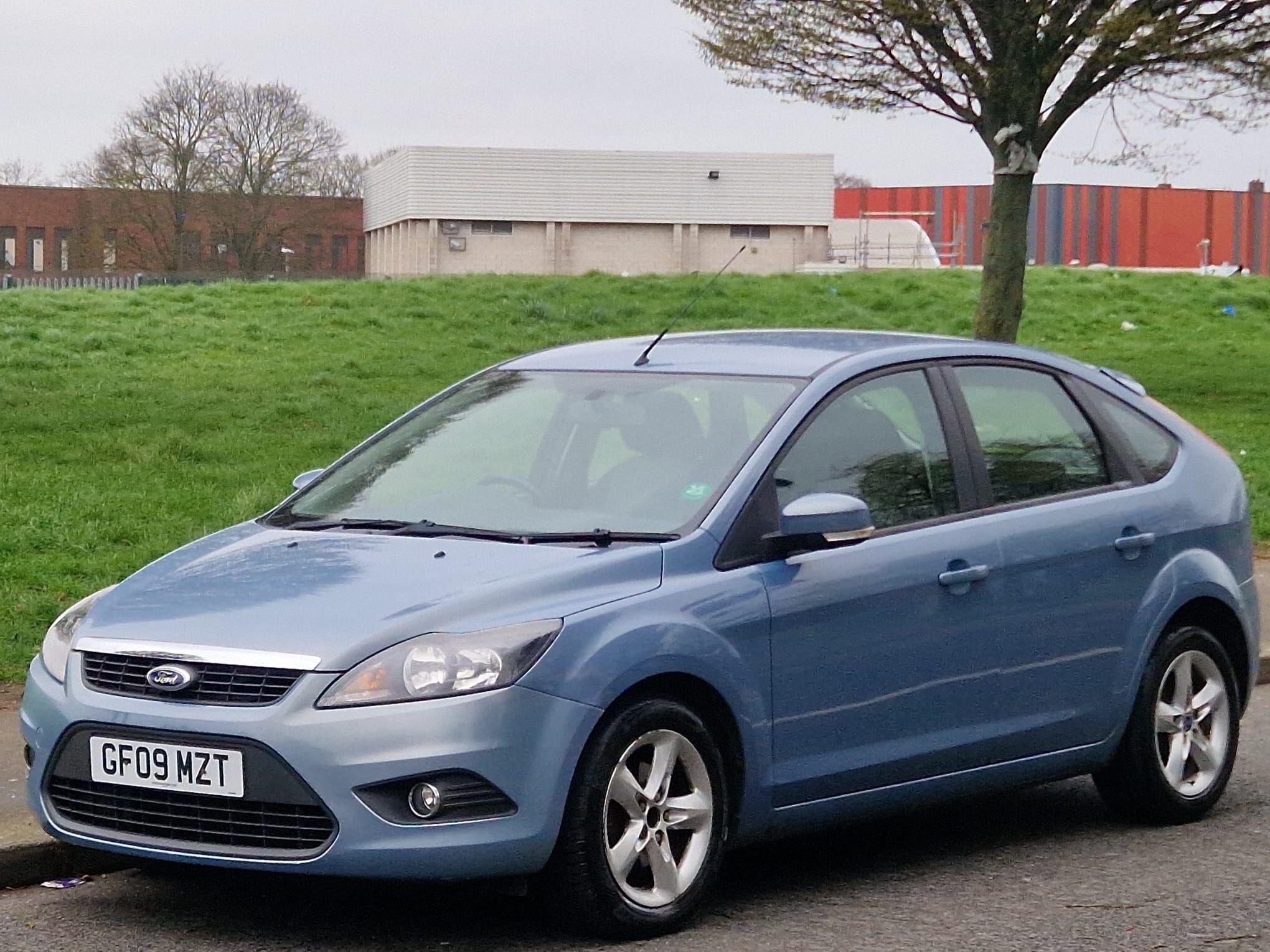 Ford Focus view 2