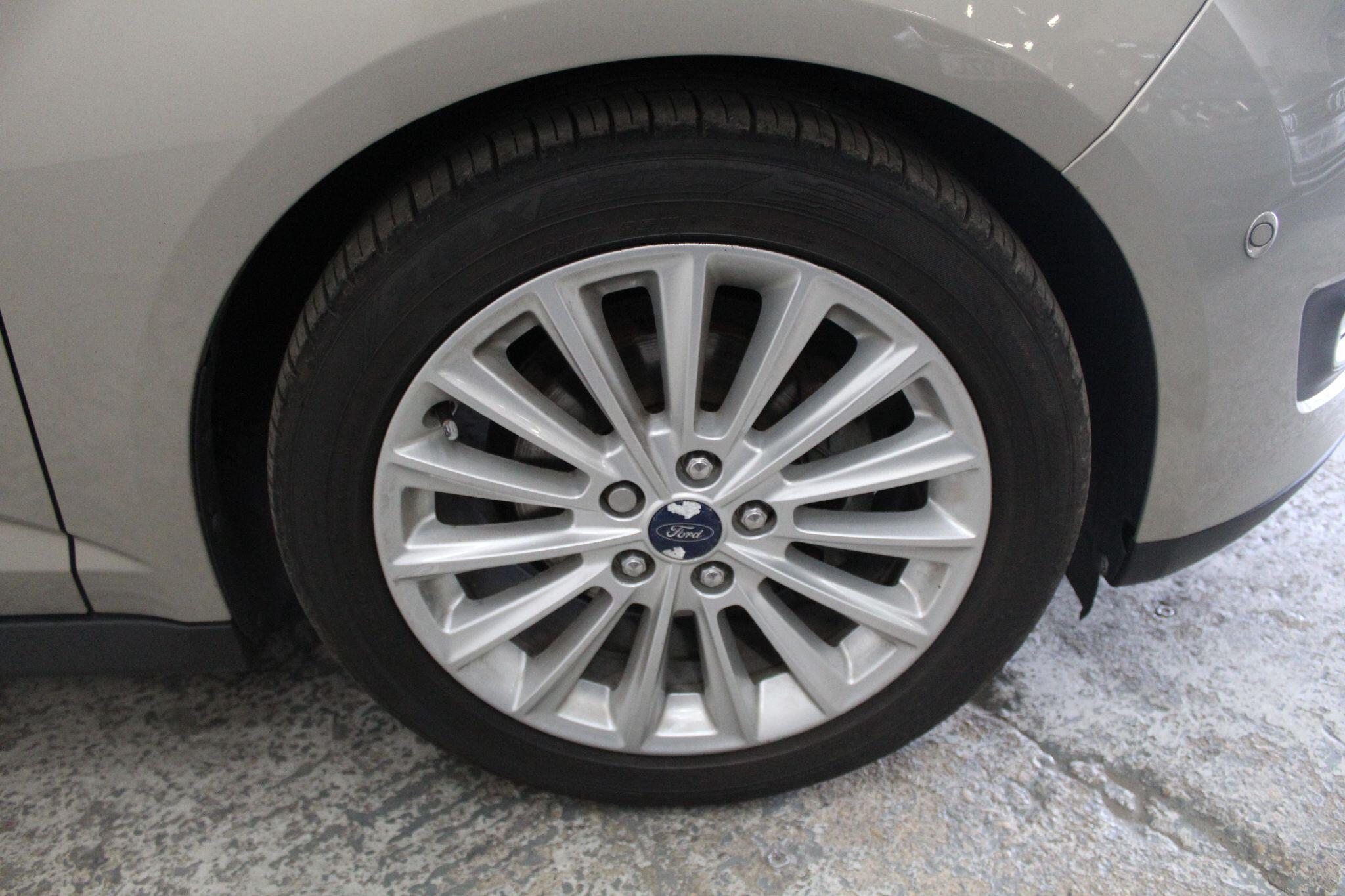 Ford C-Max view 53
