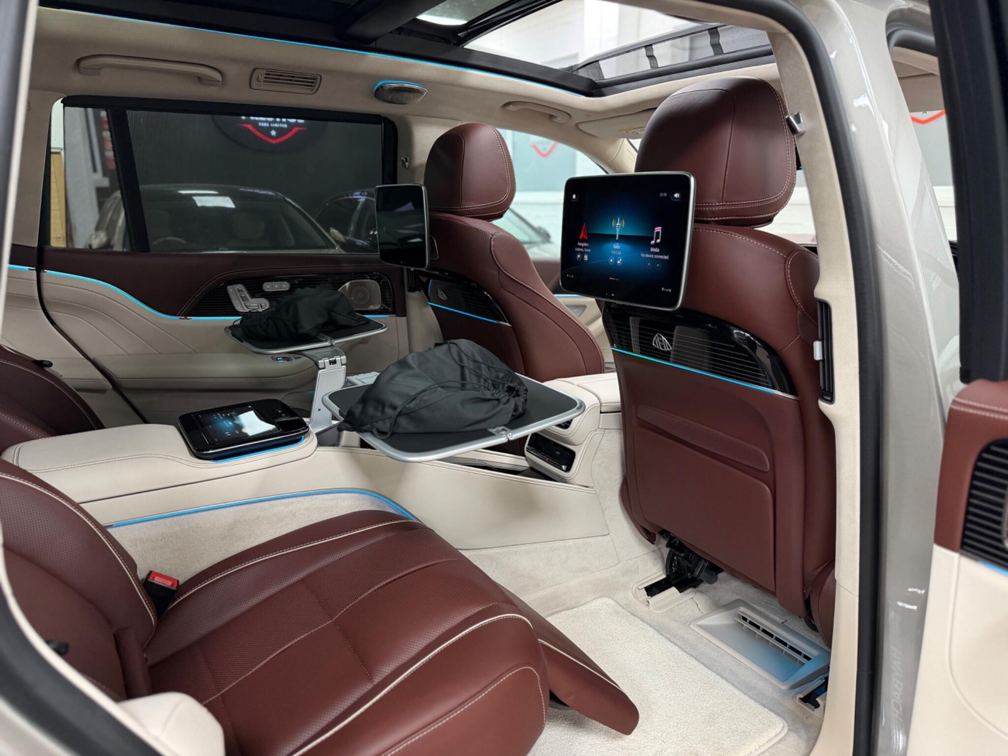 Mercedes-Benz GLS view 32