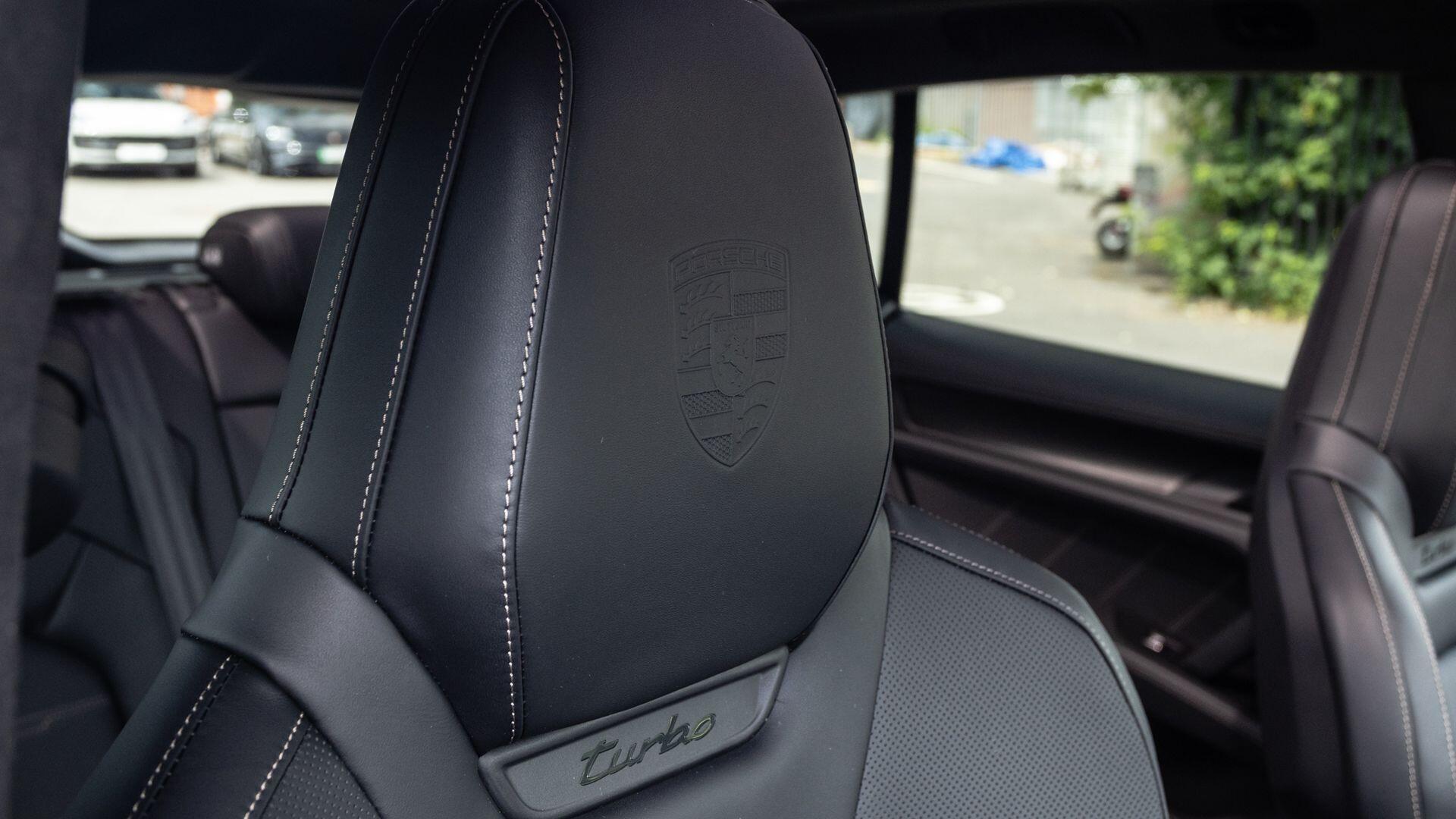 Porsche Cayenne view 31