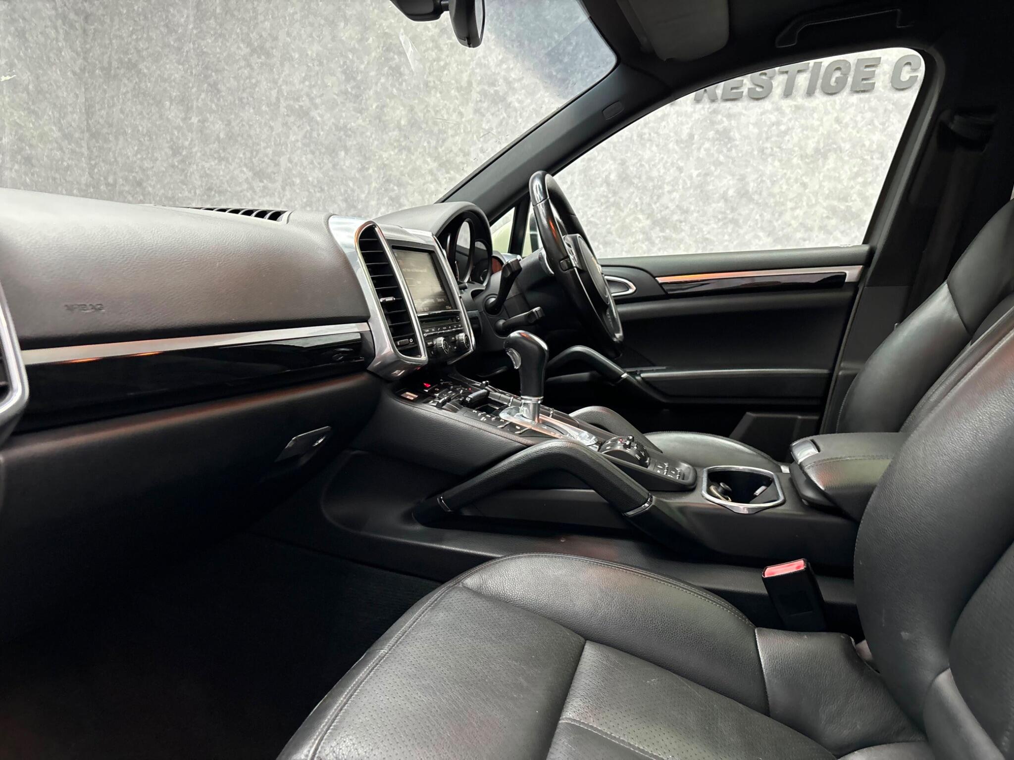 Porsche Cayenne view 15