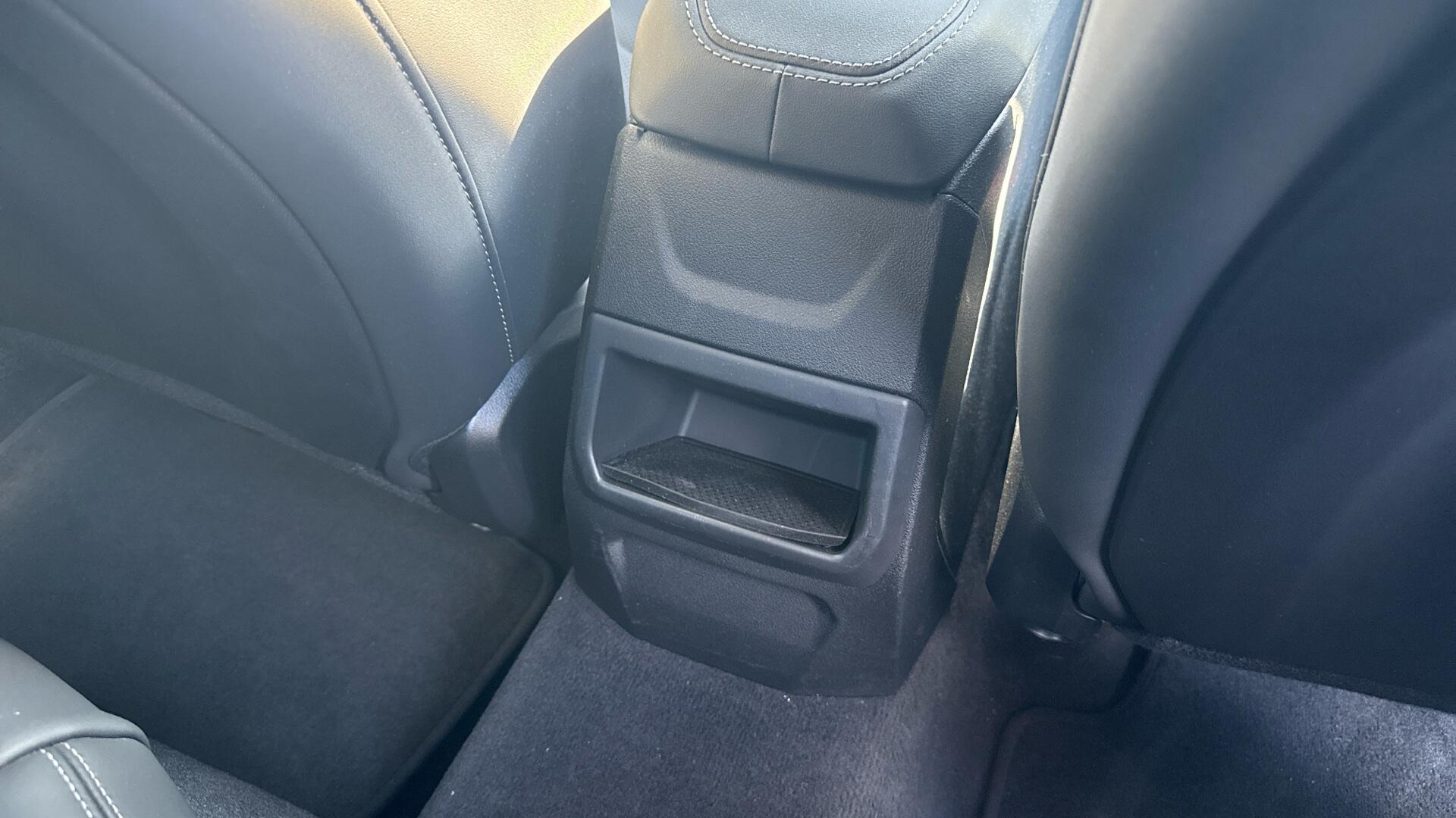 BMW 1 Series view 24