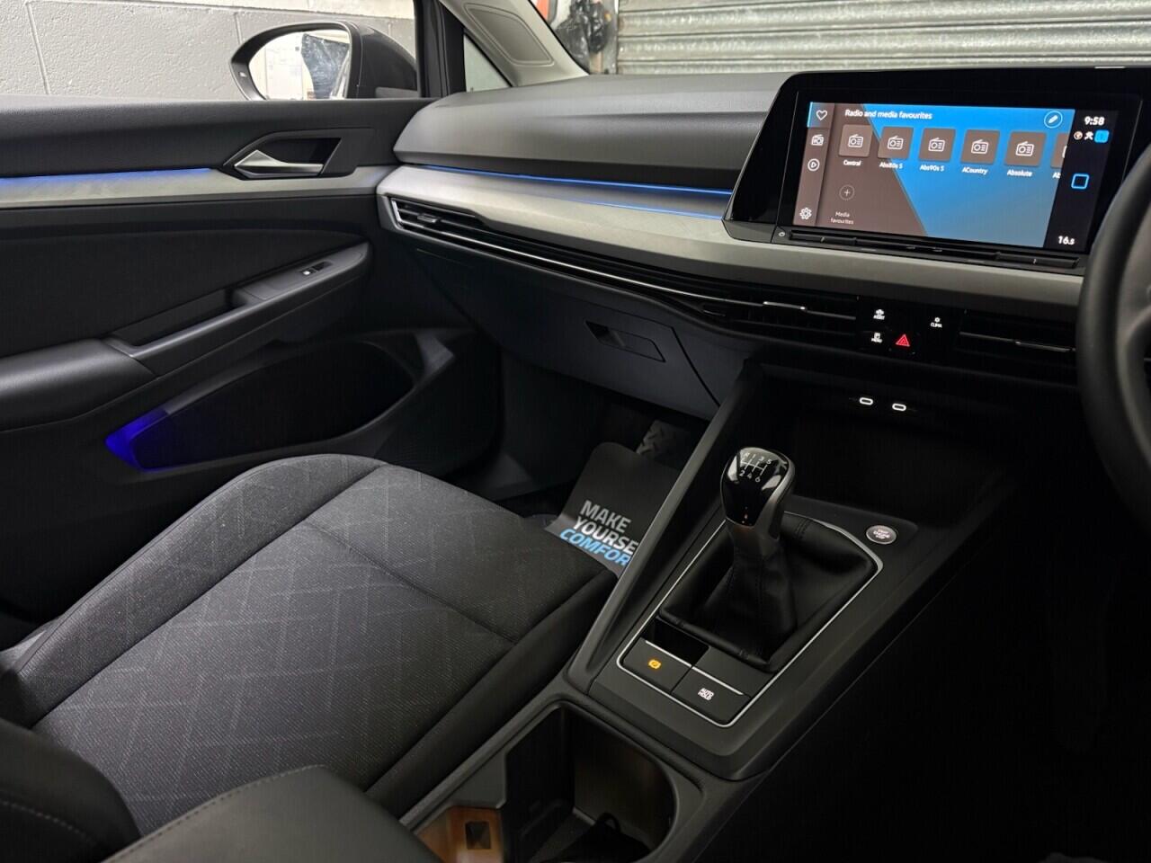 Volkswagen Golf view 14
