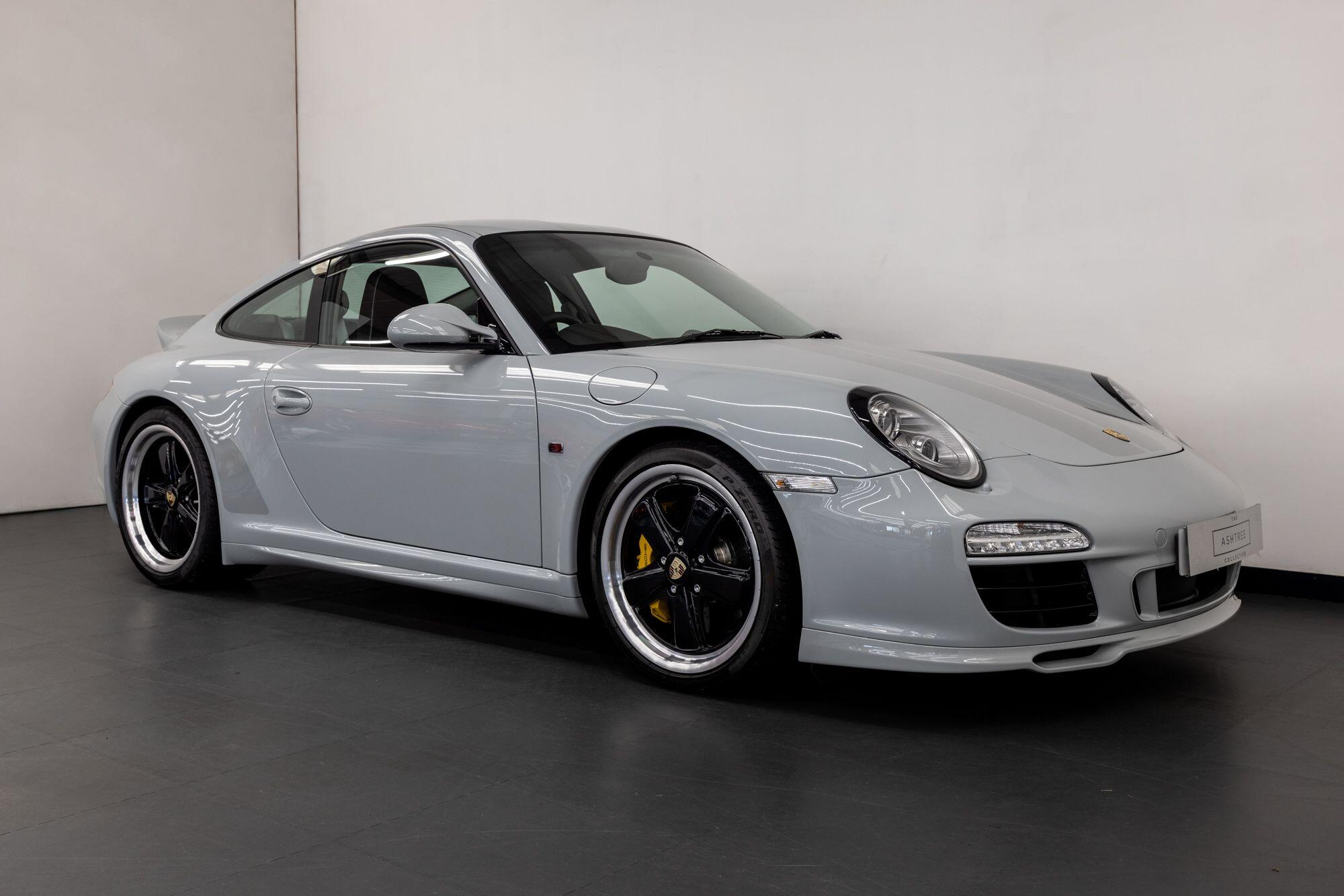 Porsche 911 view 2