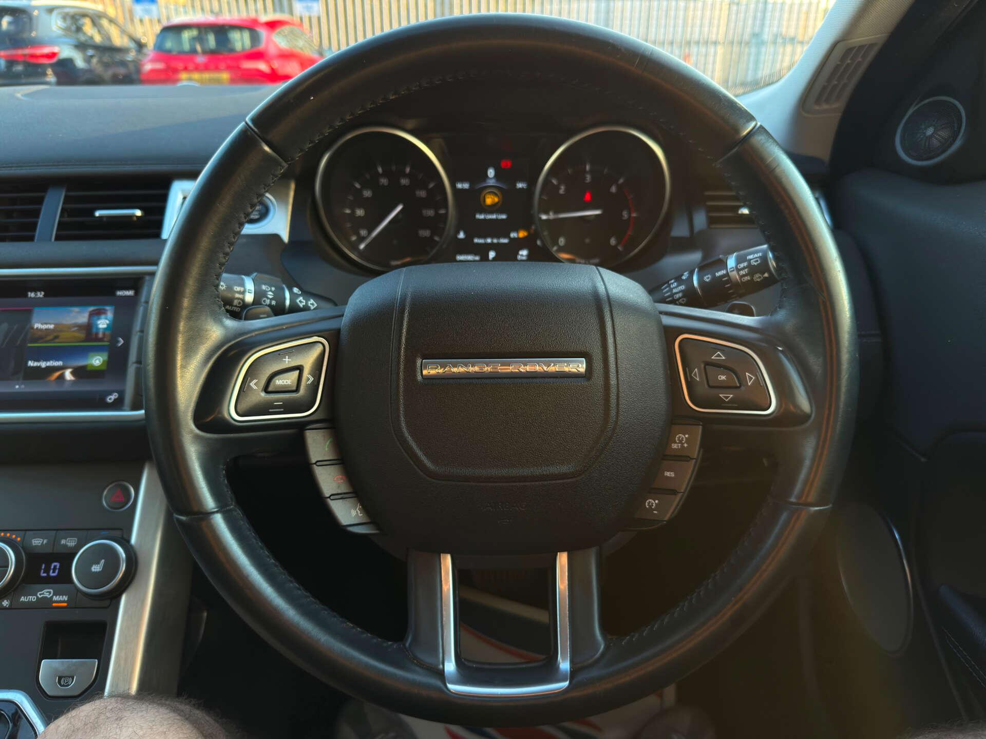 Land Rover Range Rover Evoque view 38
