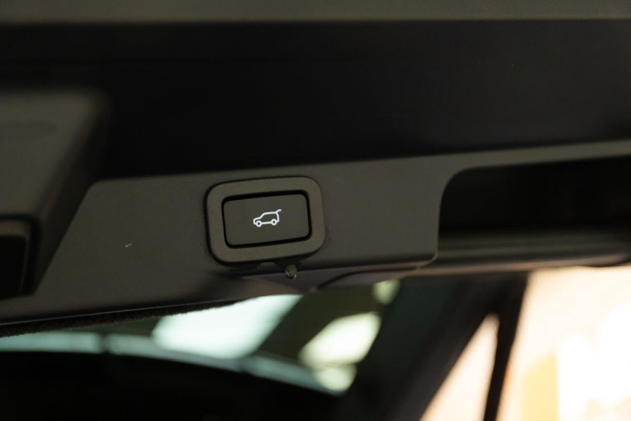 Land Rover Range Rover Sport view 16