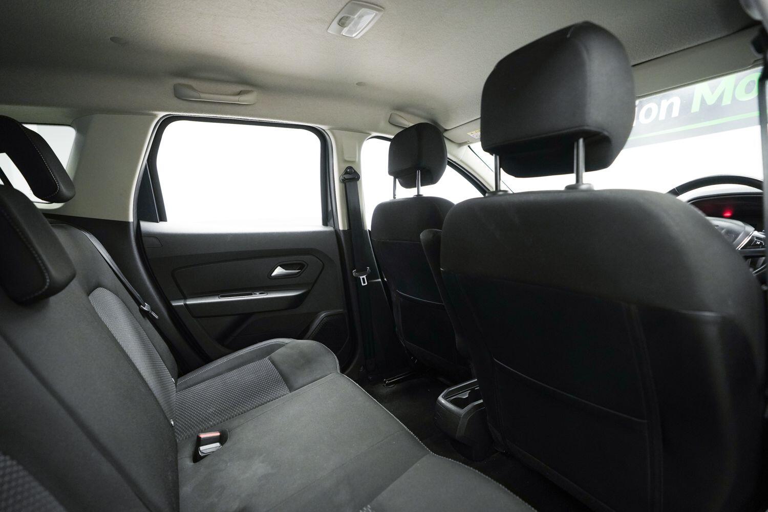 Dacia Duster view 13