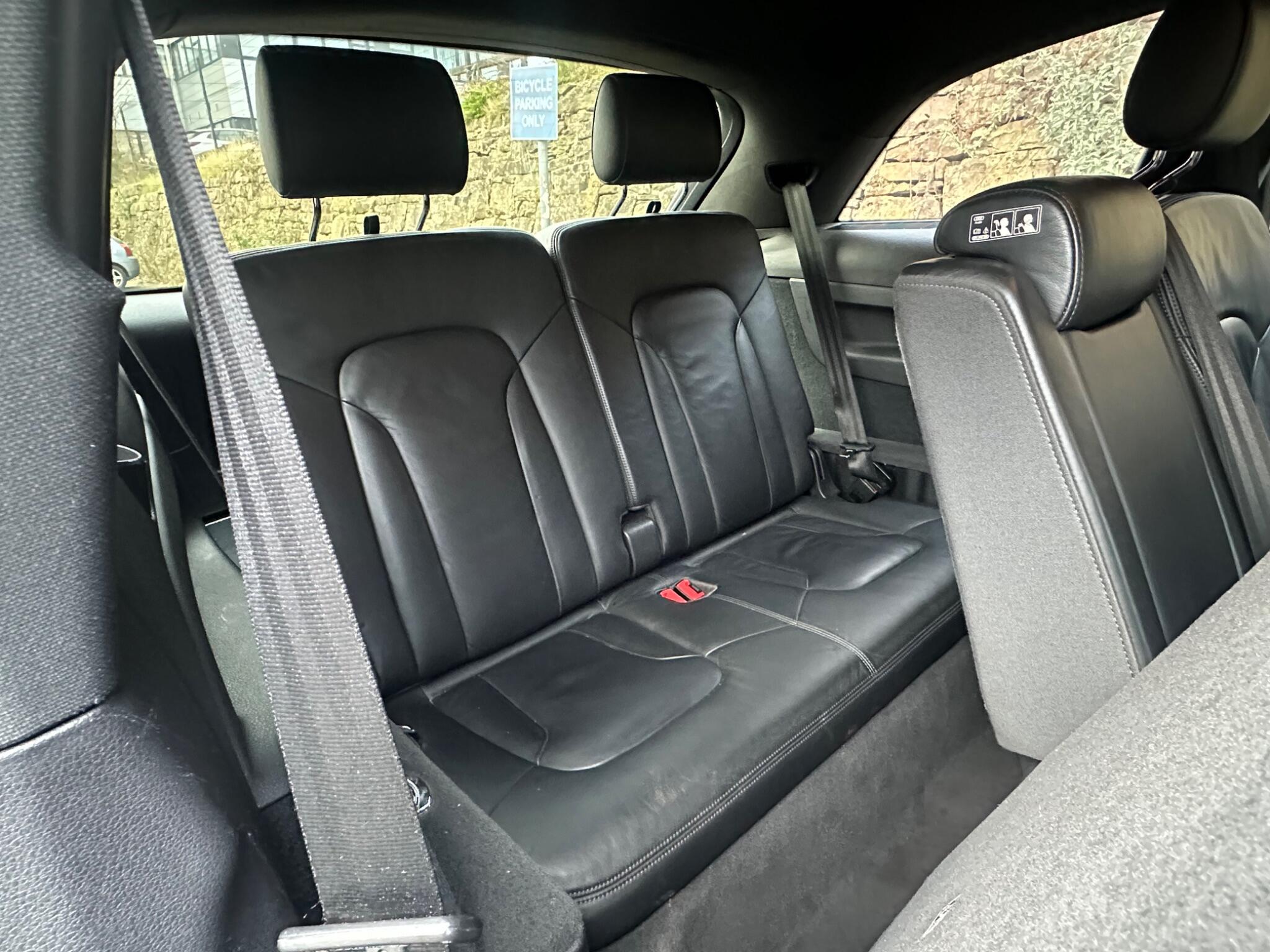 Audi Q7 view 15