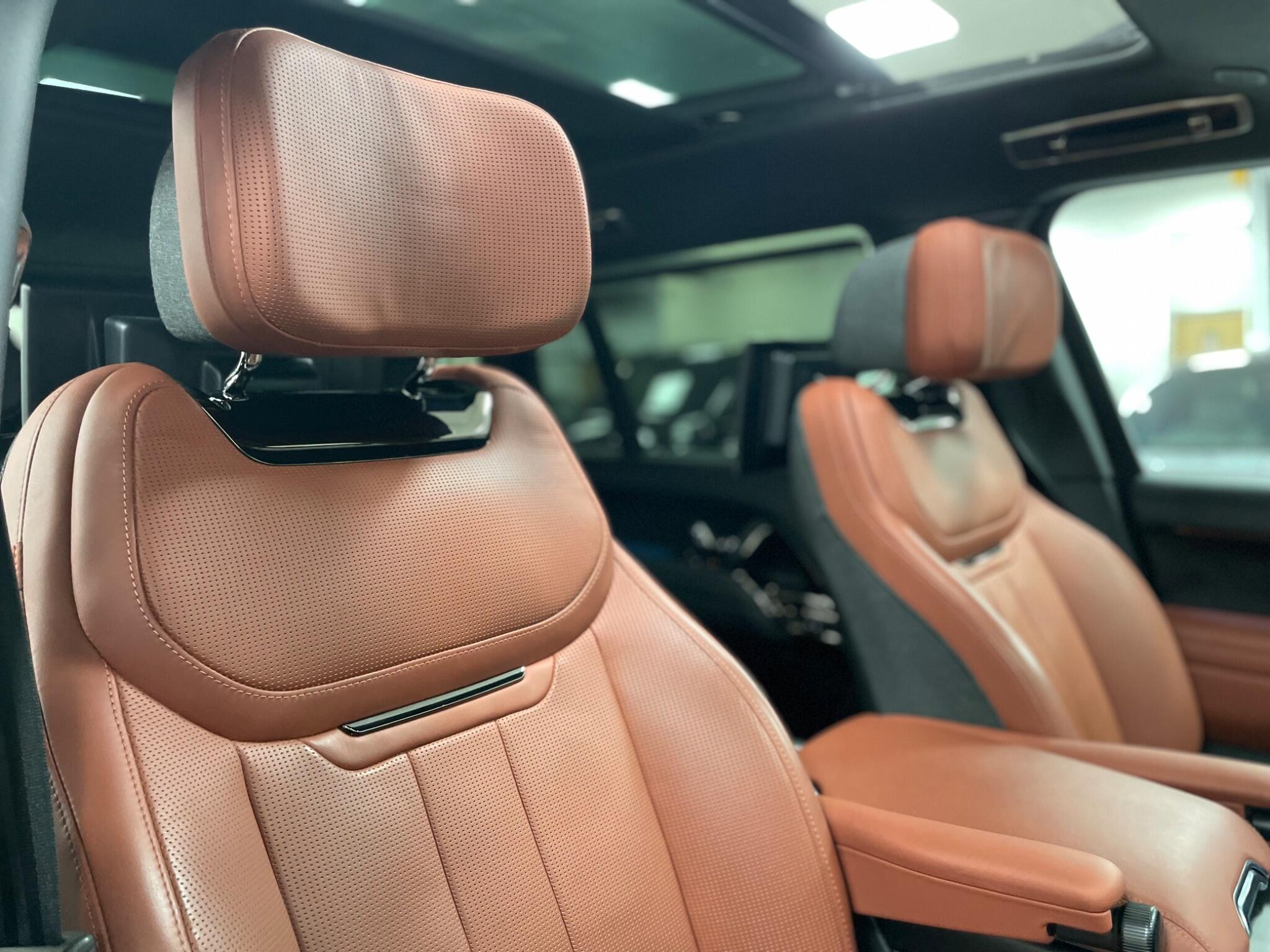 Land Rover Range Rover view 17
