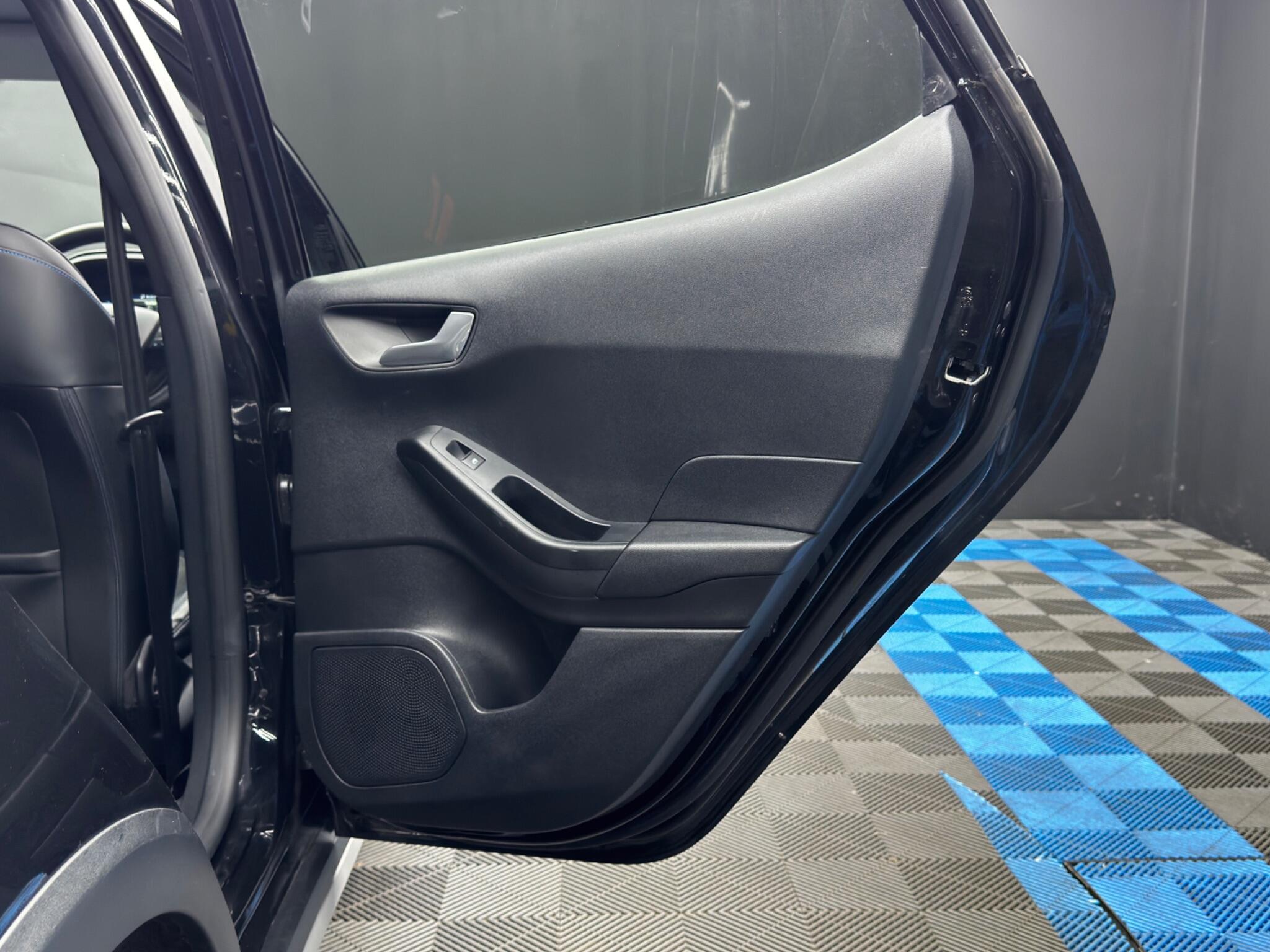 Ford Fiesta view 38