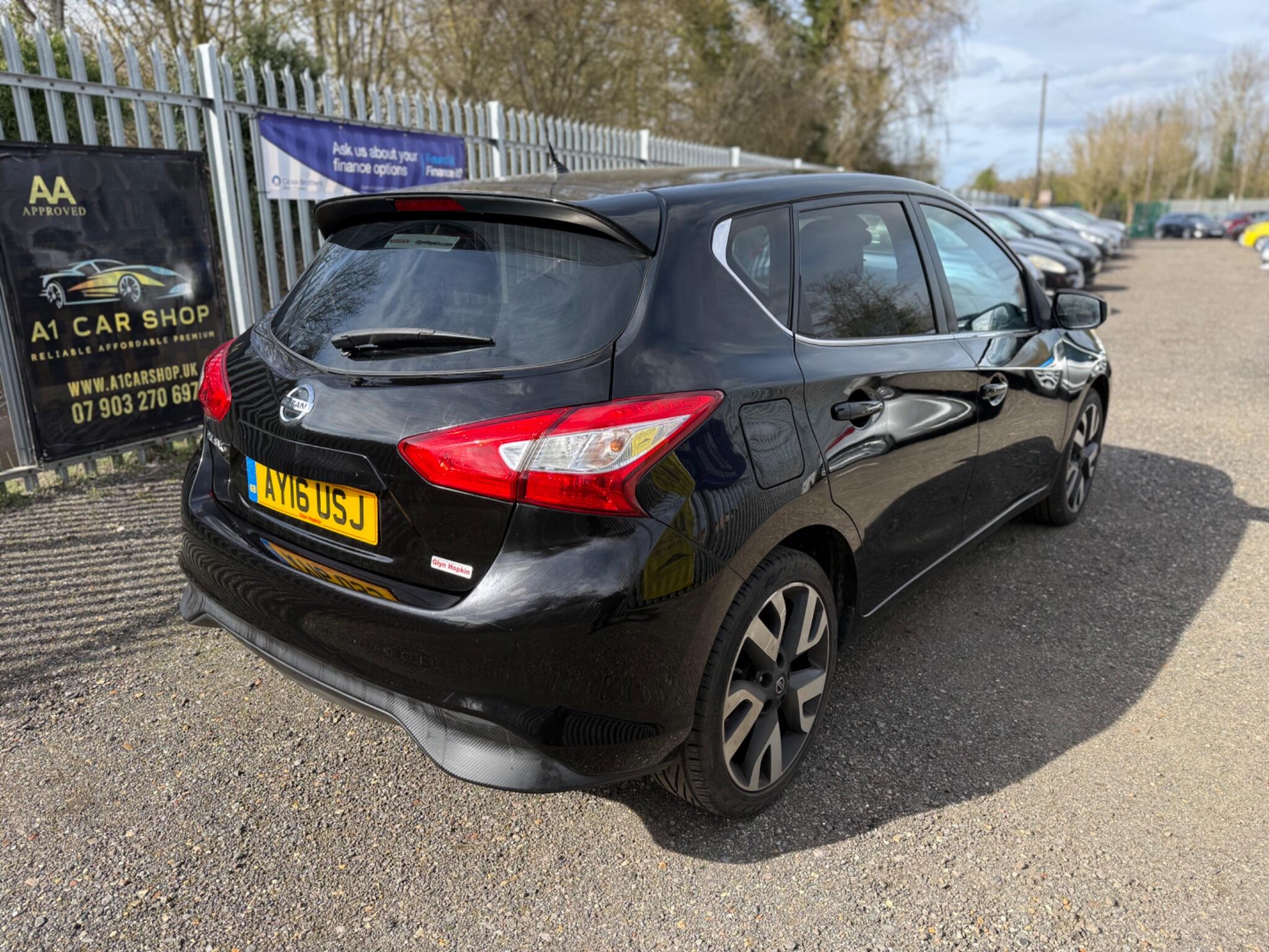 2016 Nissan Pulsar image 7