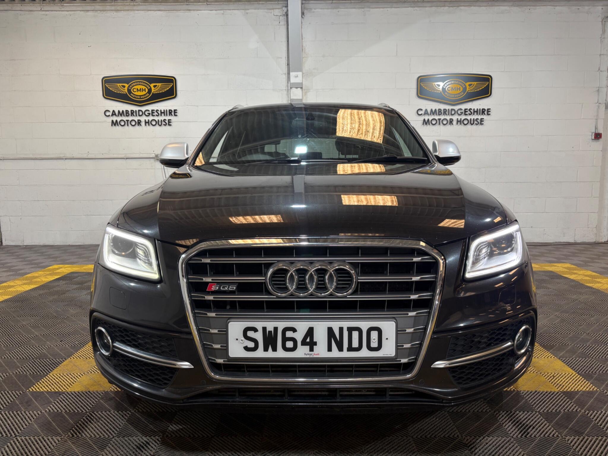 Audi SQ5 view 5