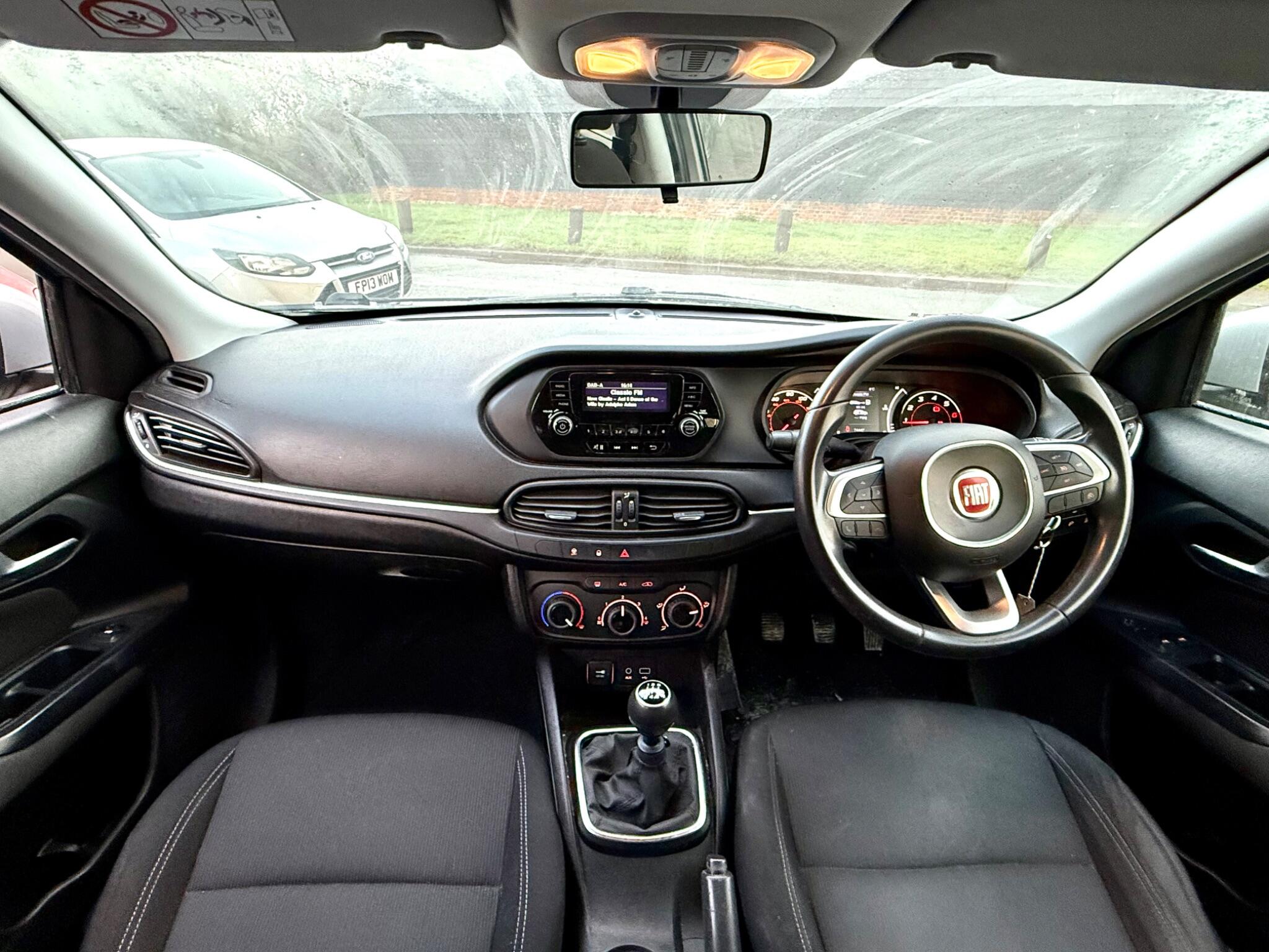 2017 Fiat Tipo 1.4 MPI Easy Euro 6 5dr • 74,447 miles image 4