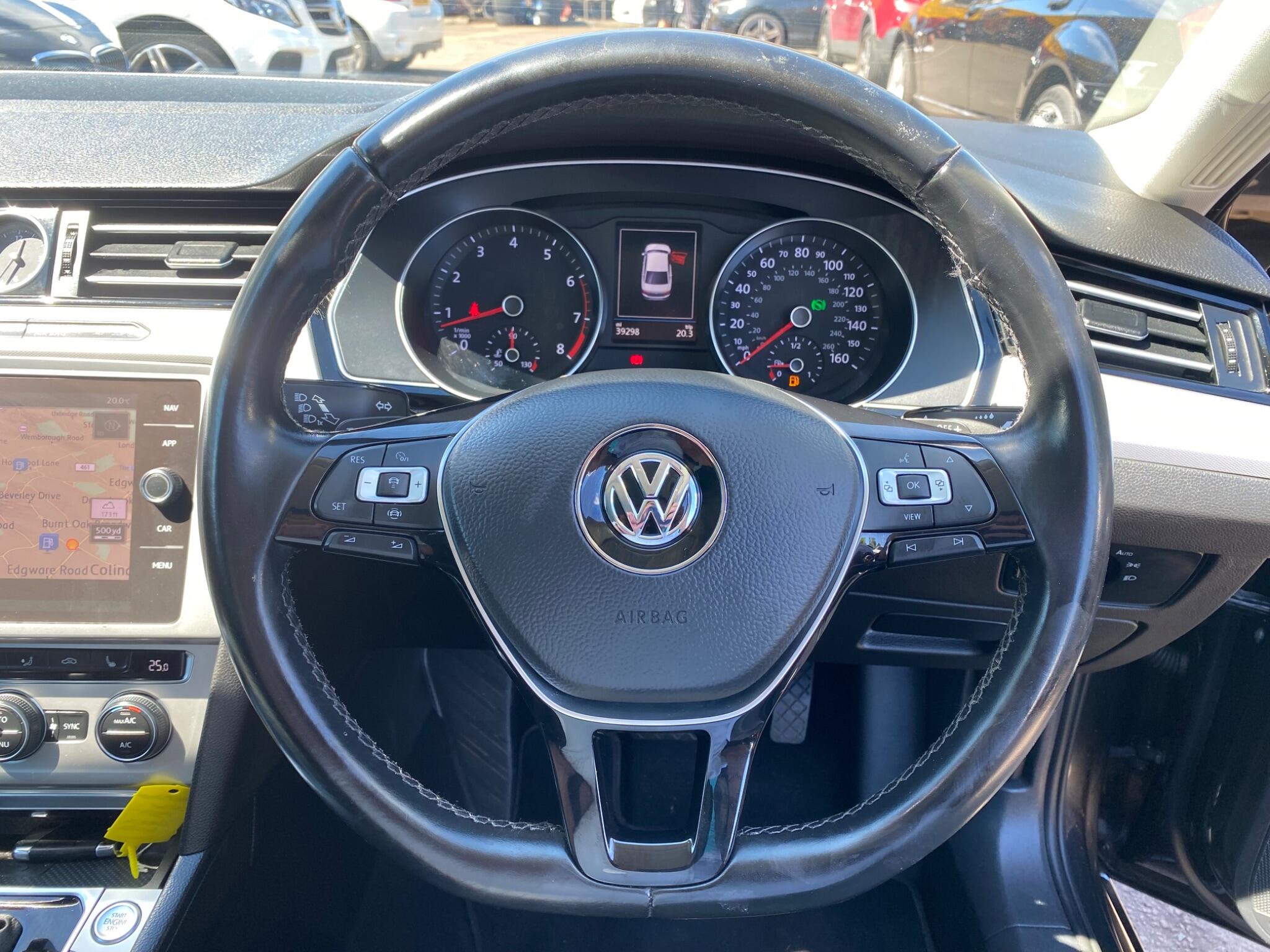 Volkswagen Passat view 25
