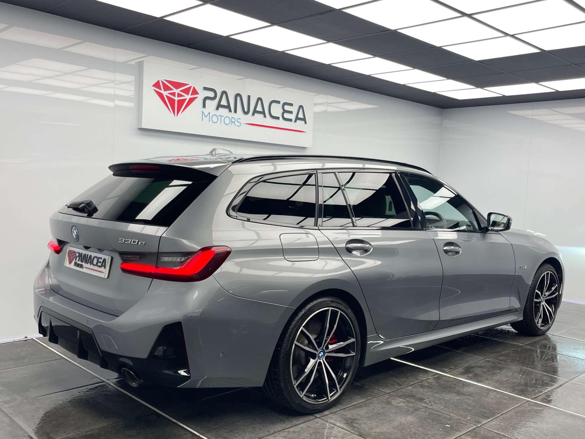 BMW 3 Series view 3