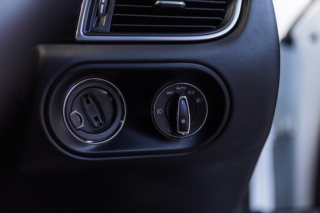 Porsche Macan view 22