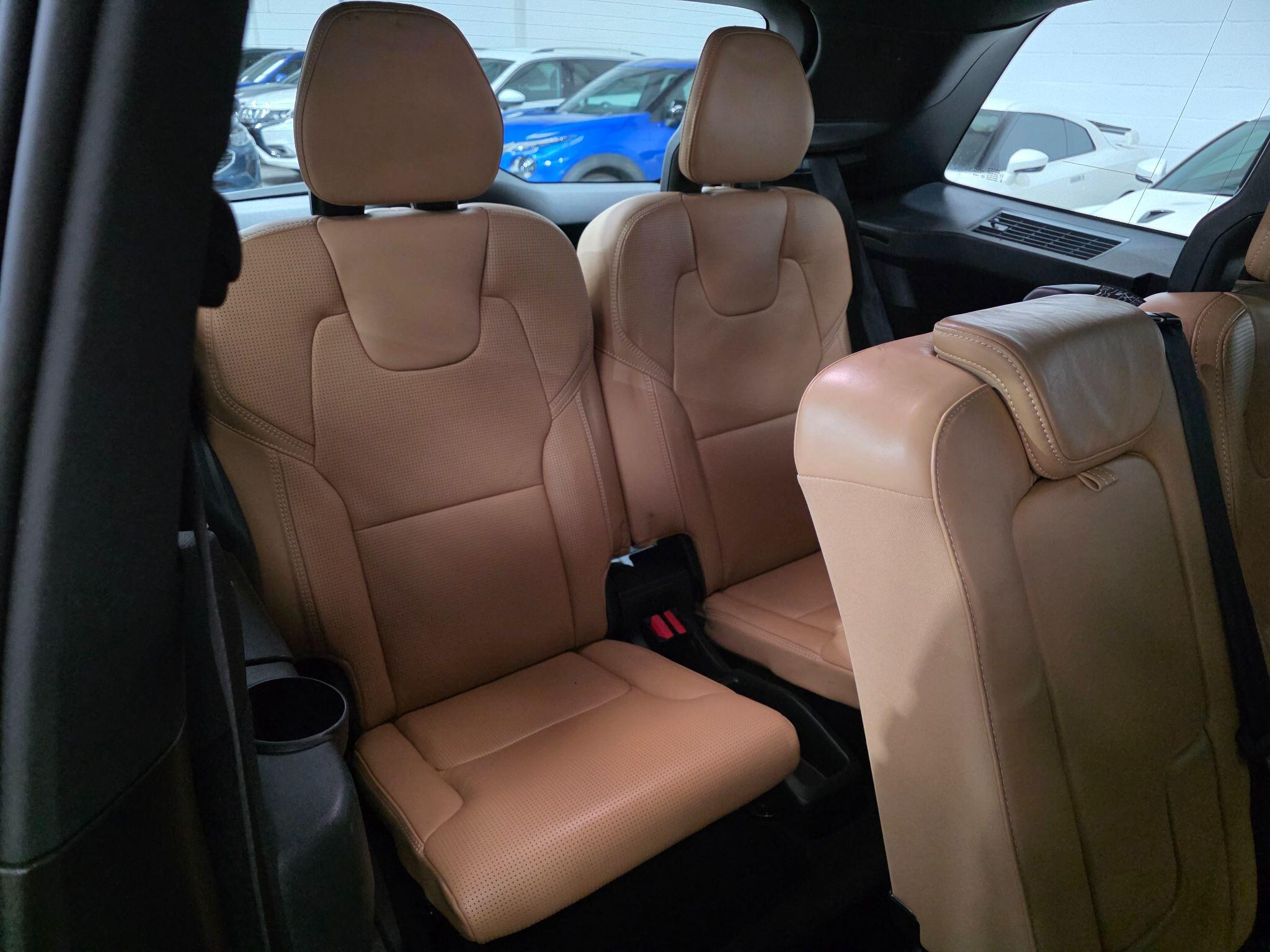 Volvo XC90 view 33