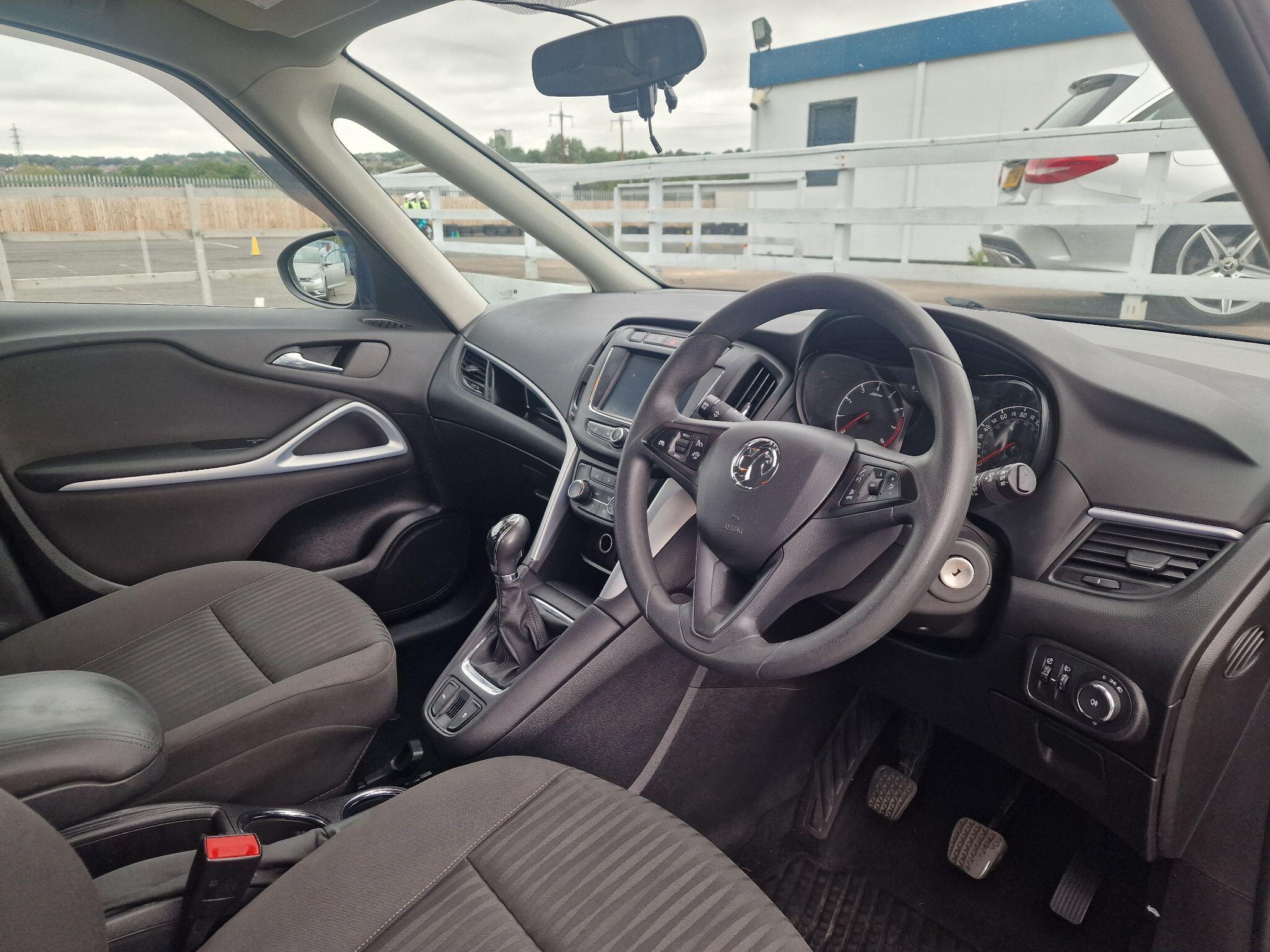 Vauxhall Zafira Tourer view 20