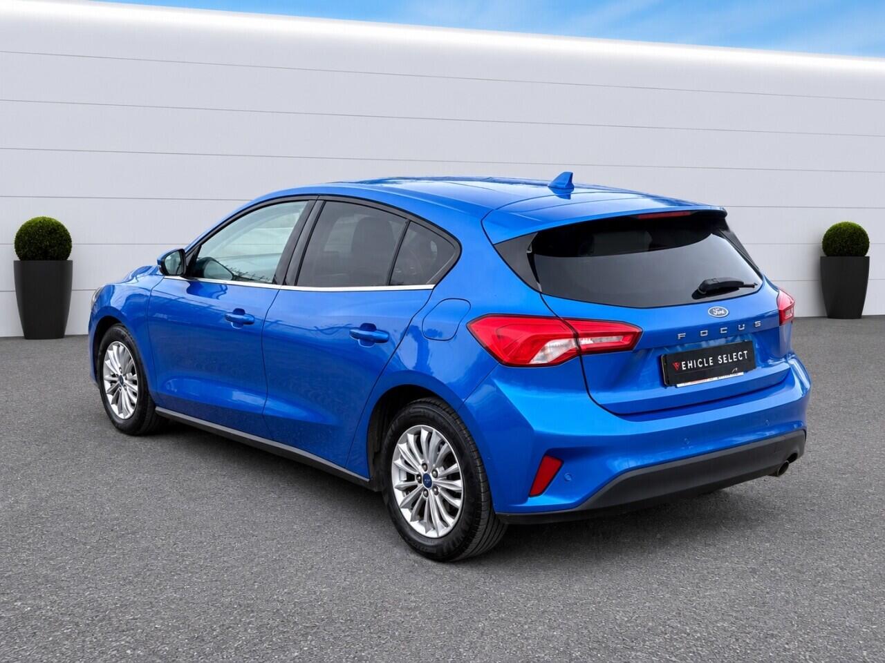 Ford Focus view 10