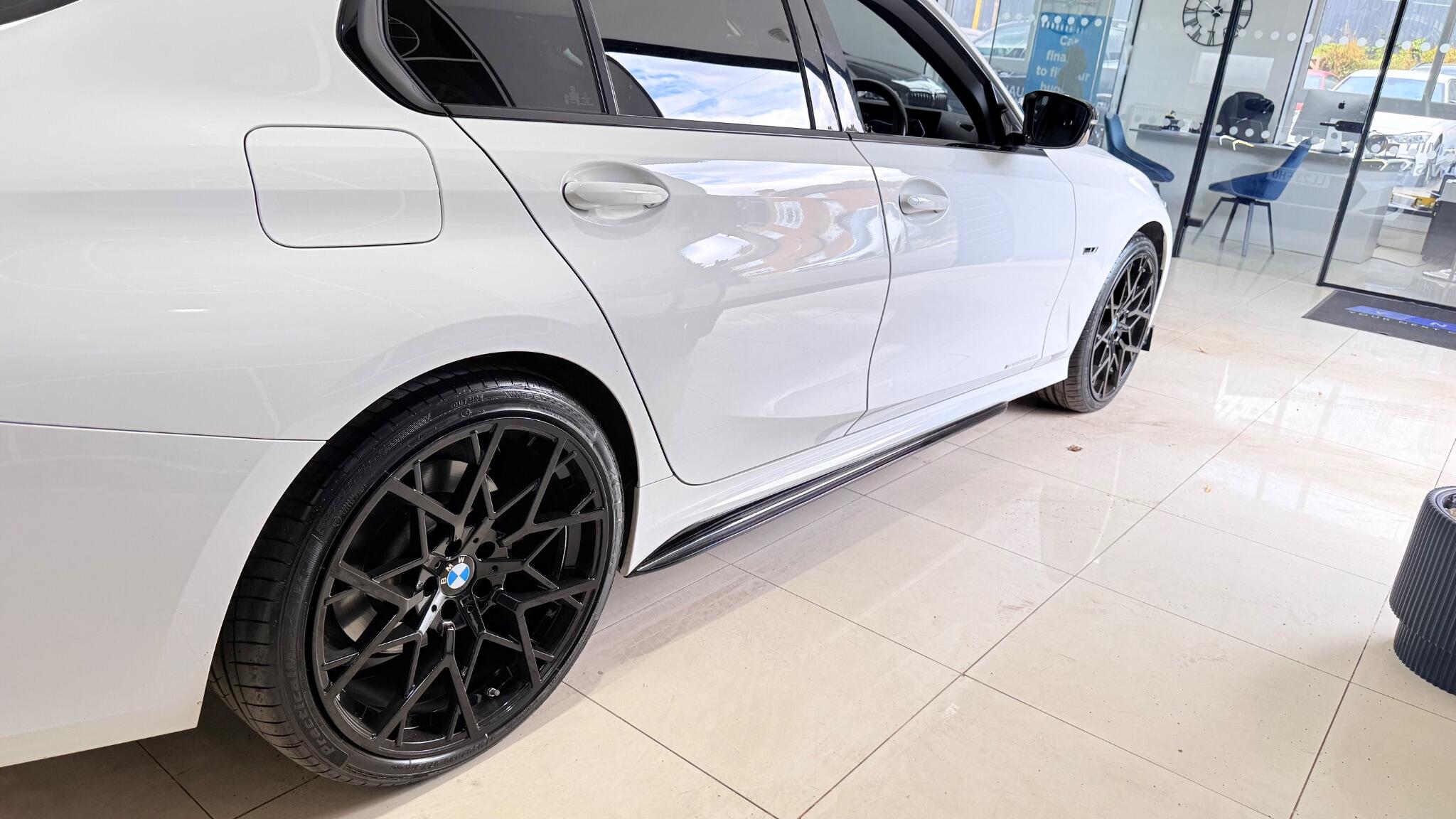 BMW 3 Series view 7