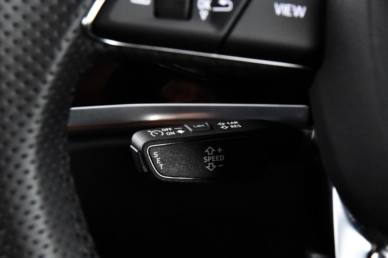 Audi RS Q3 view 29