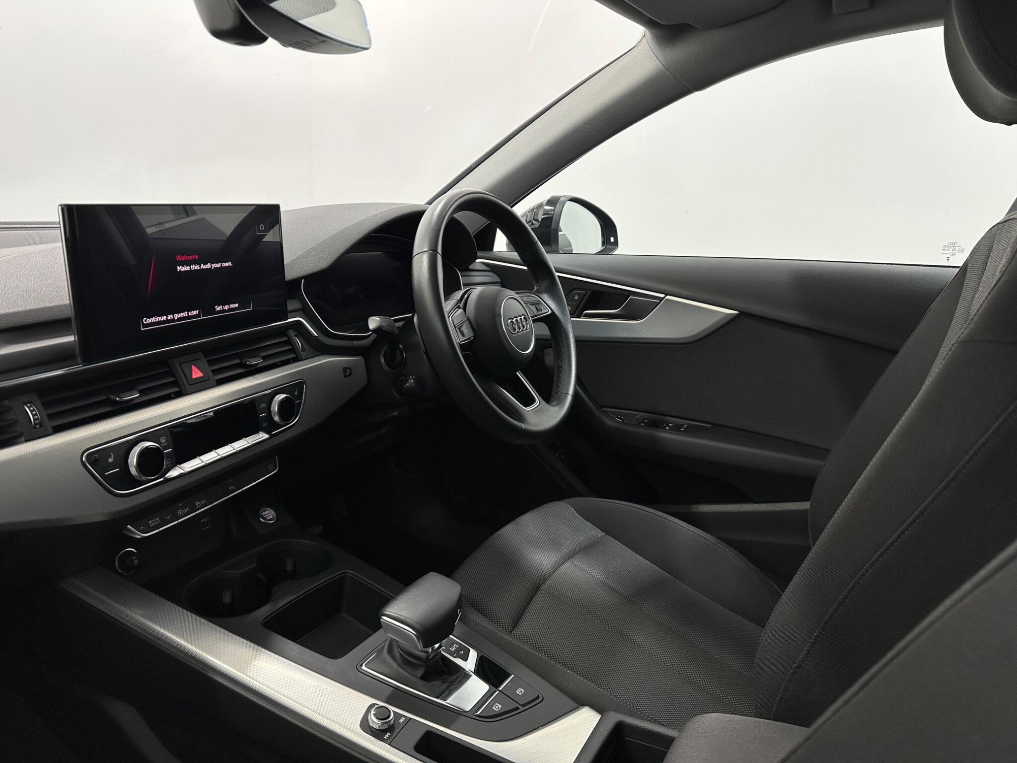 Audi A4 view 31