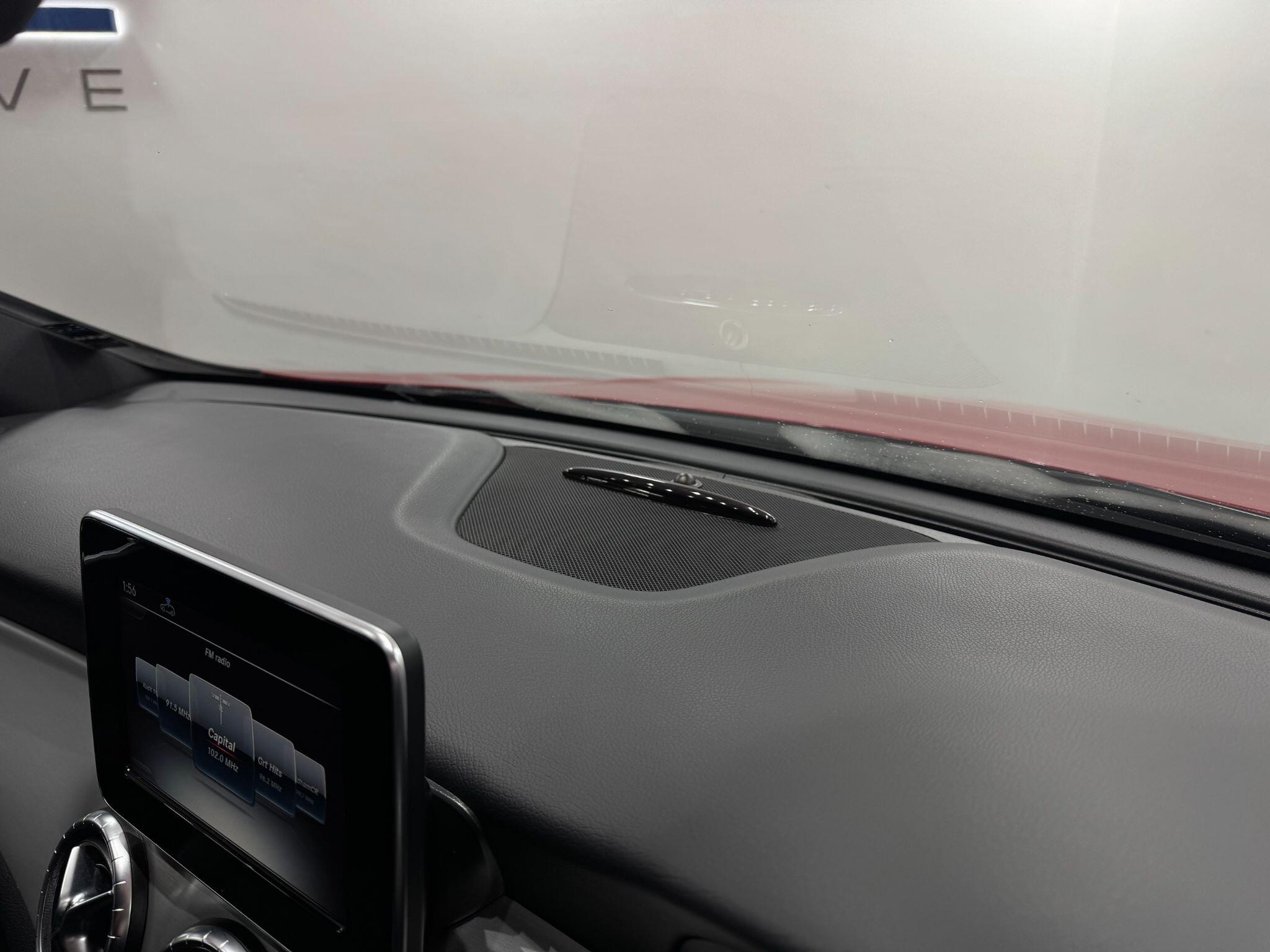 Mercedes-Benz CLA view 35