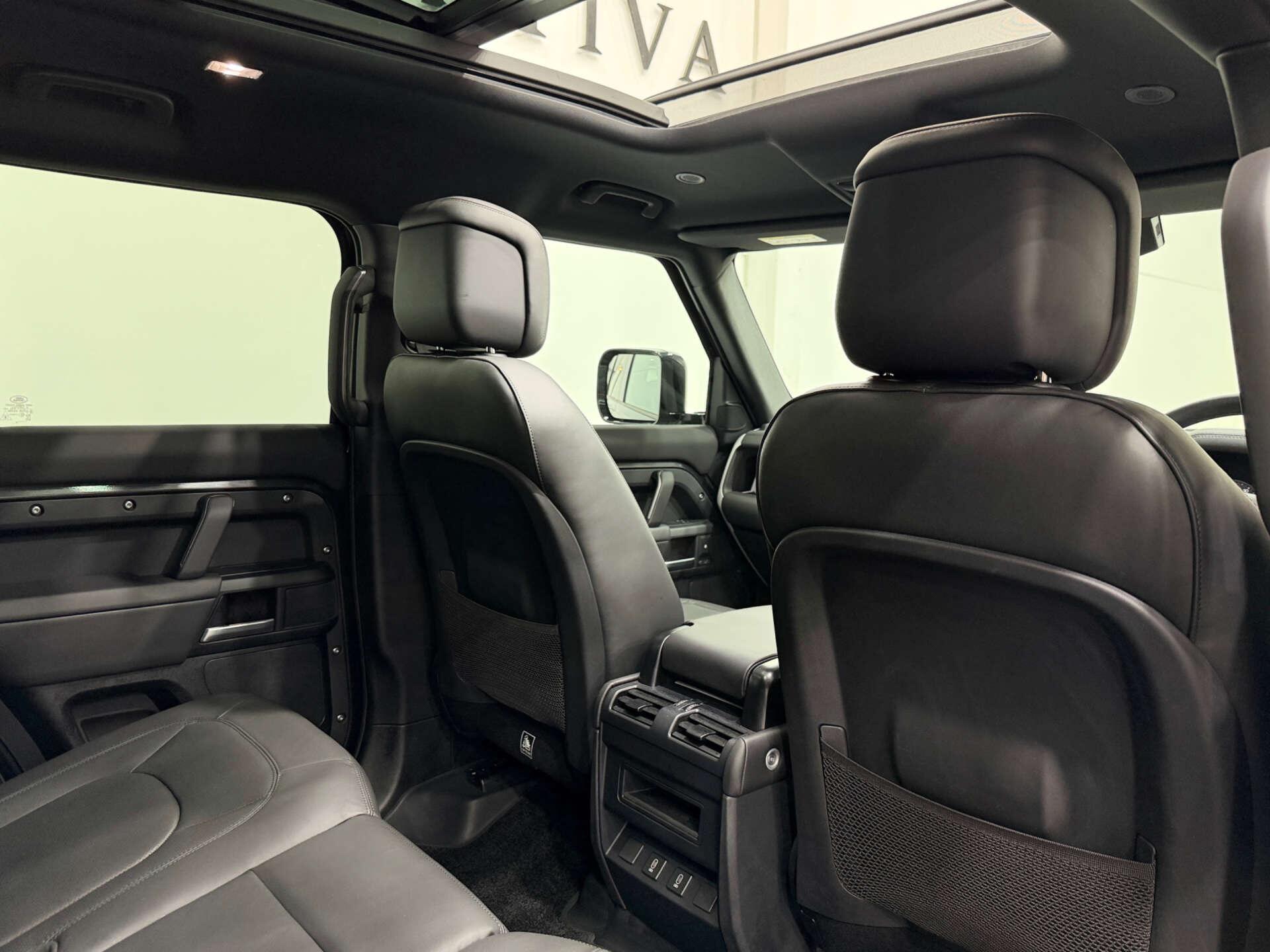 Land Rover Defender view 15