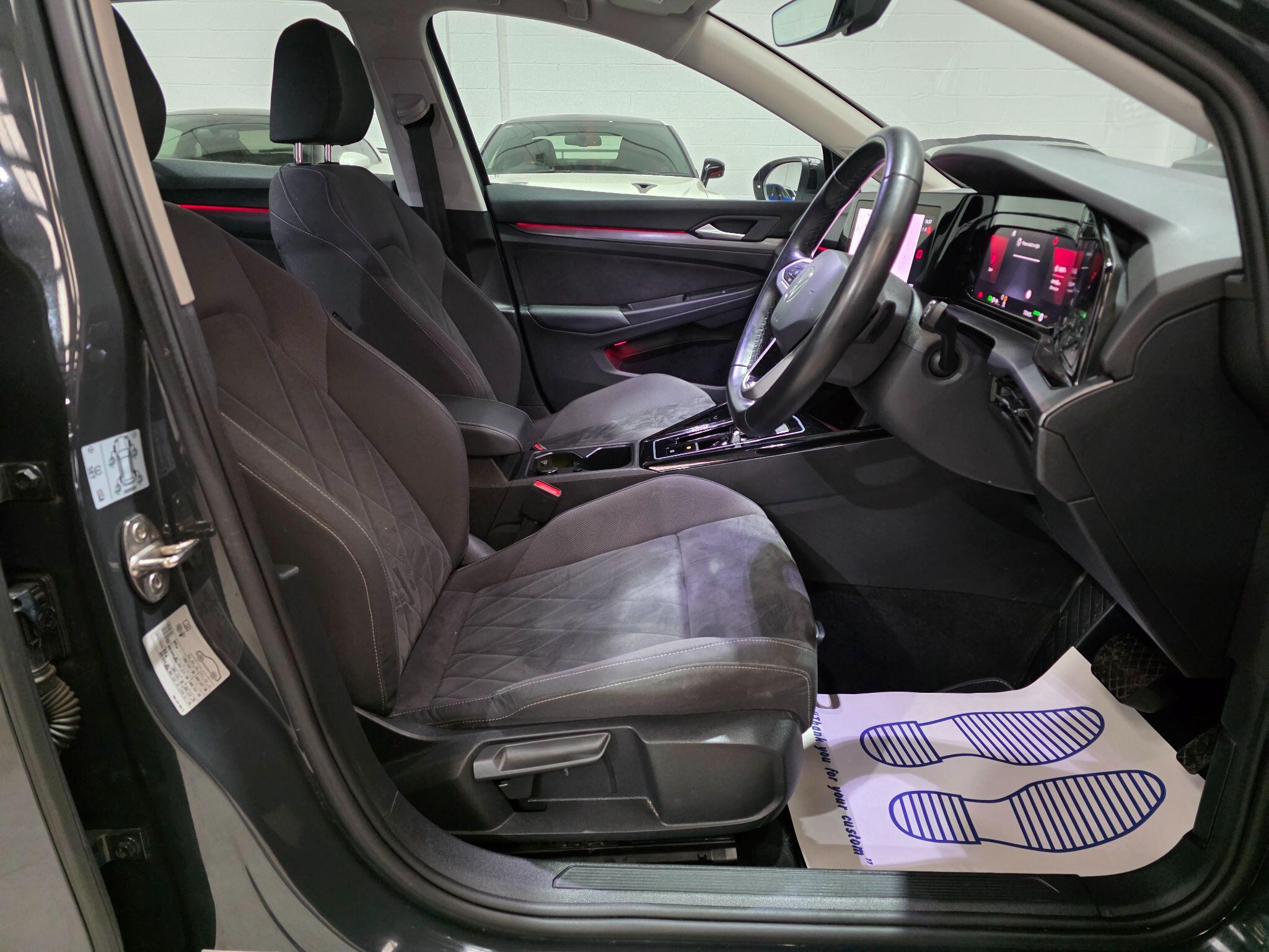 Volkswagen Golf view 5