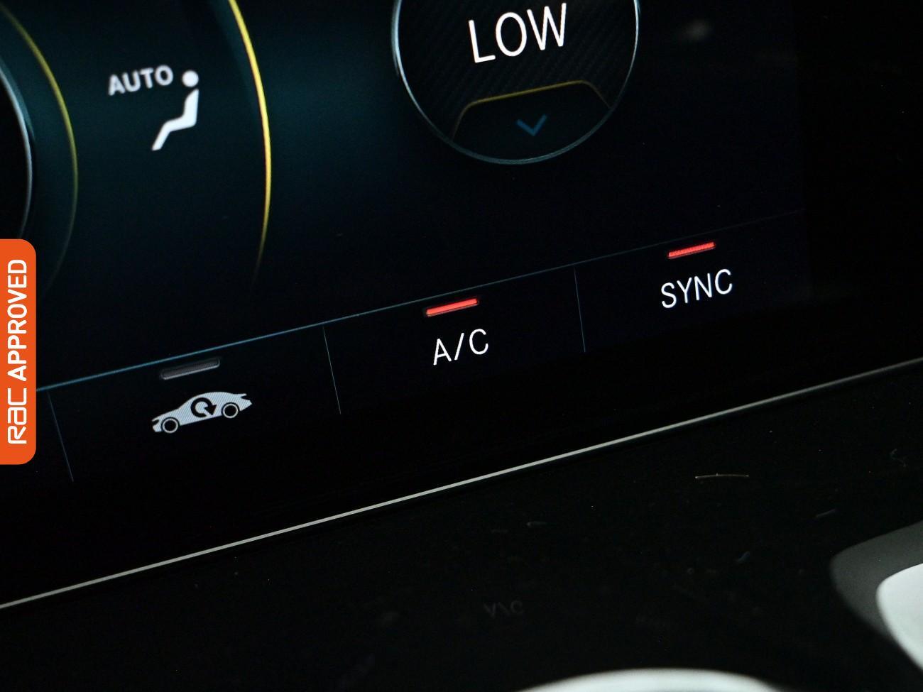 Mercedes-Benz Eqb view 20