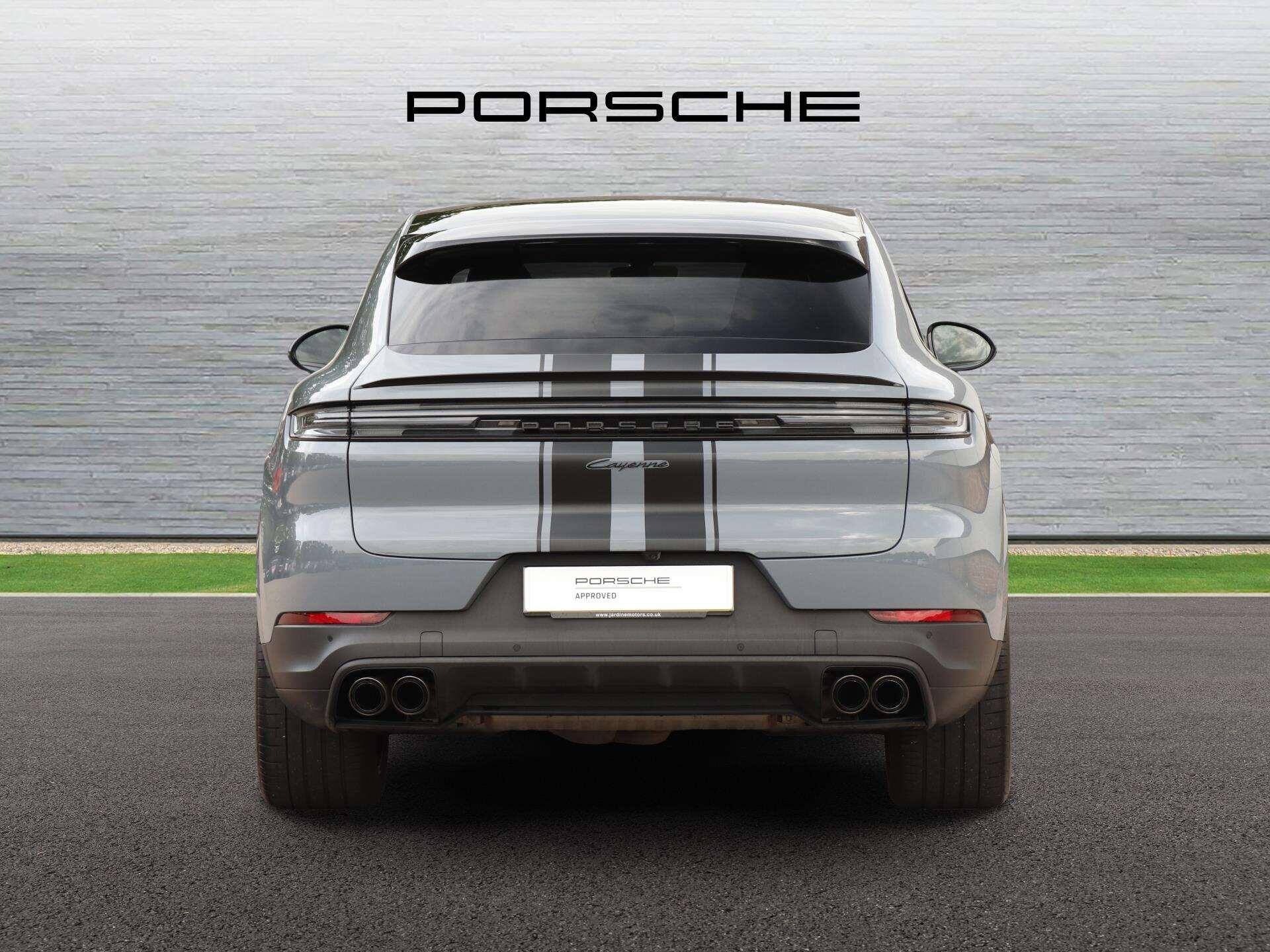Porsche Cayenne view 4
