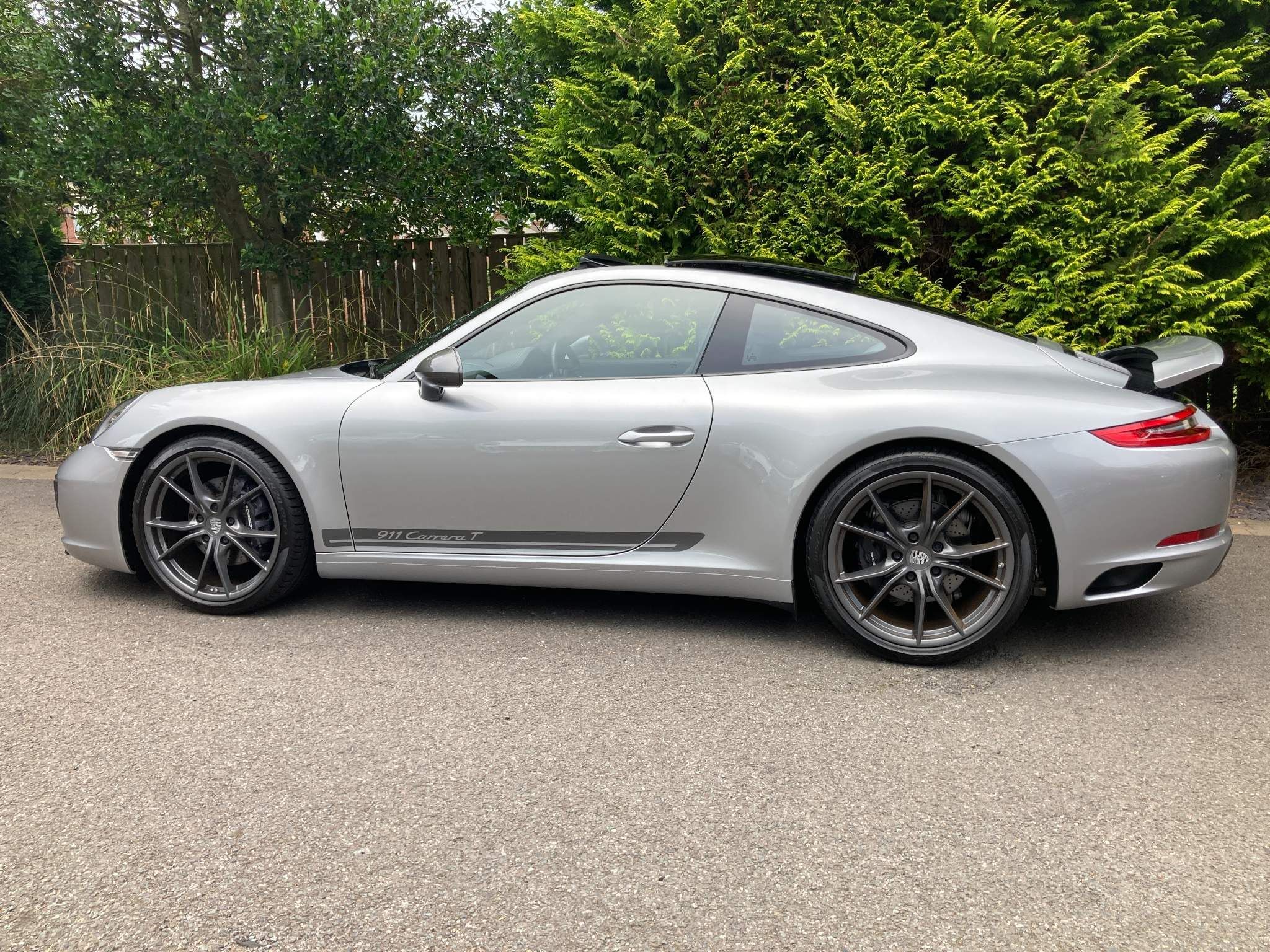 Porsche 911 view 9