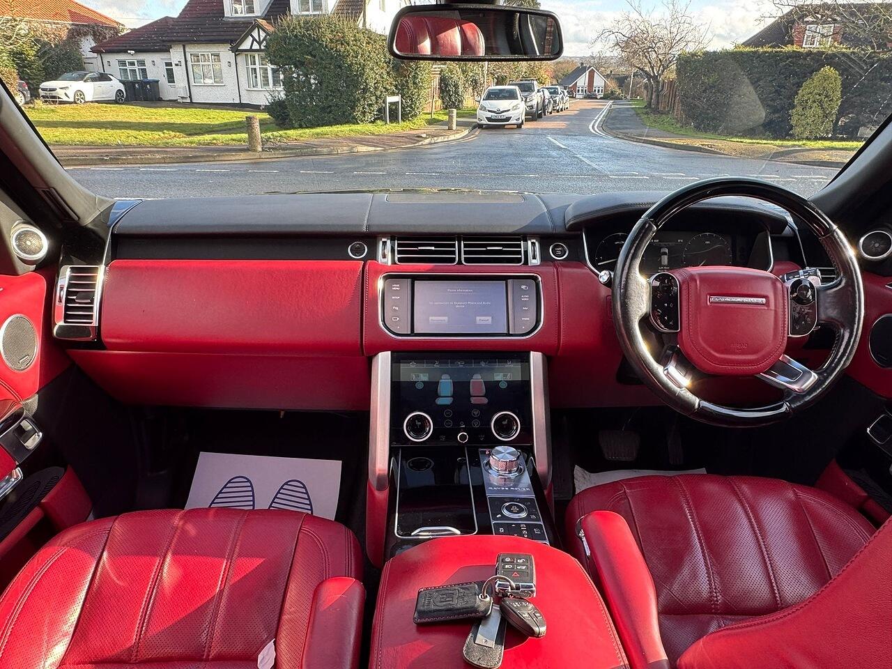Land Rover Range Rover view 3
