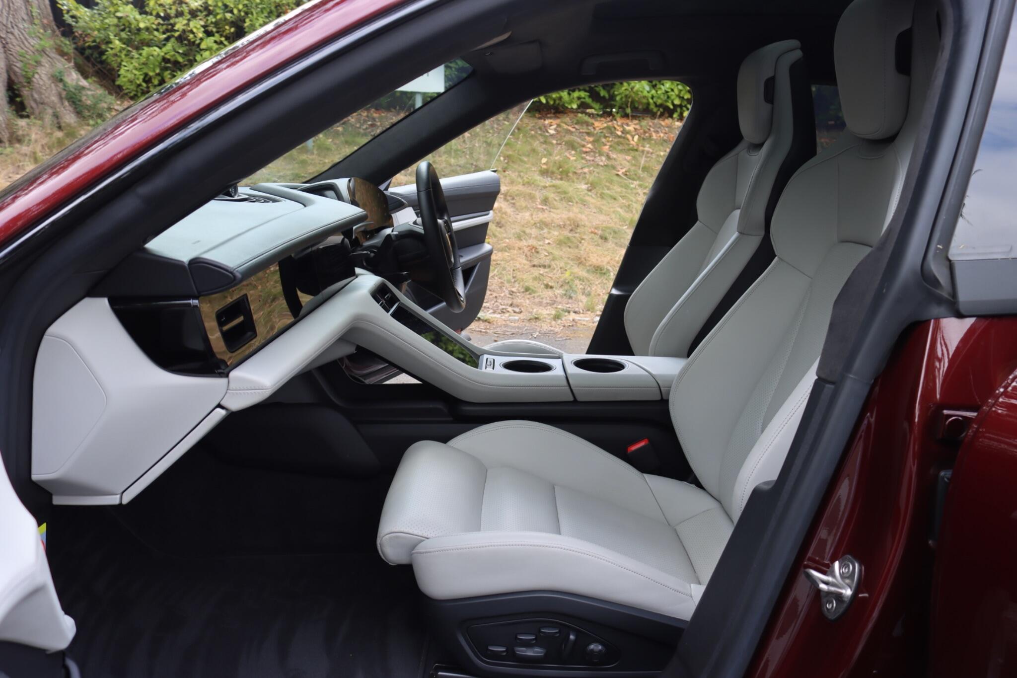 Porsche Taycan view 29