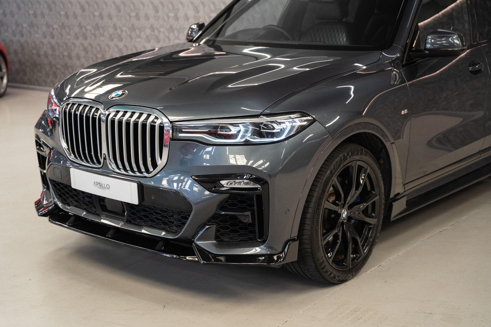 BMW X7 view 45