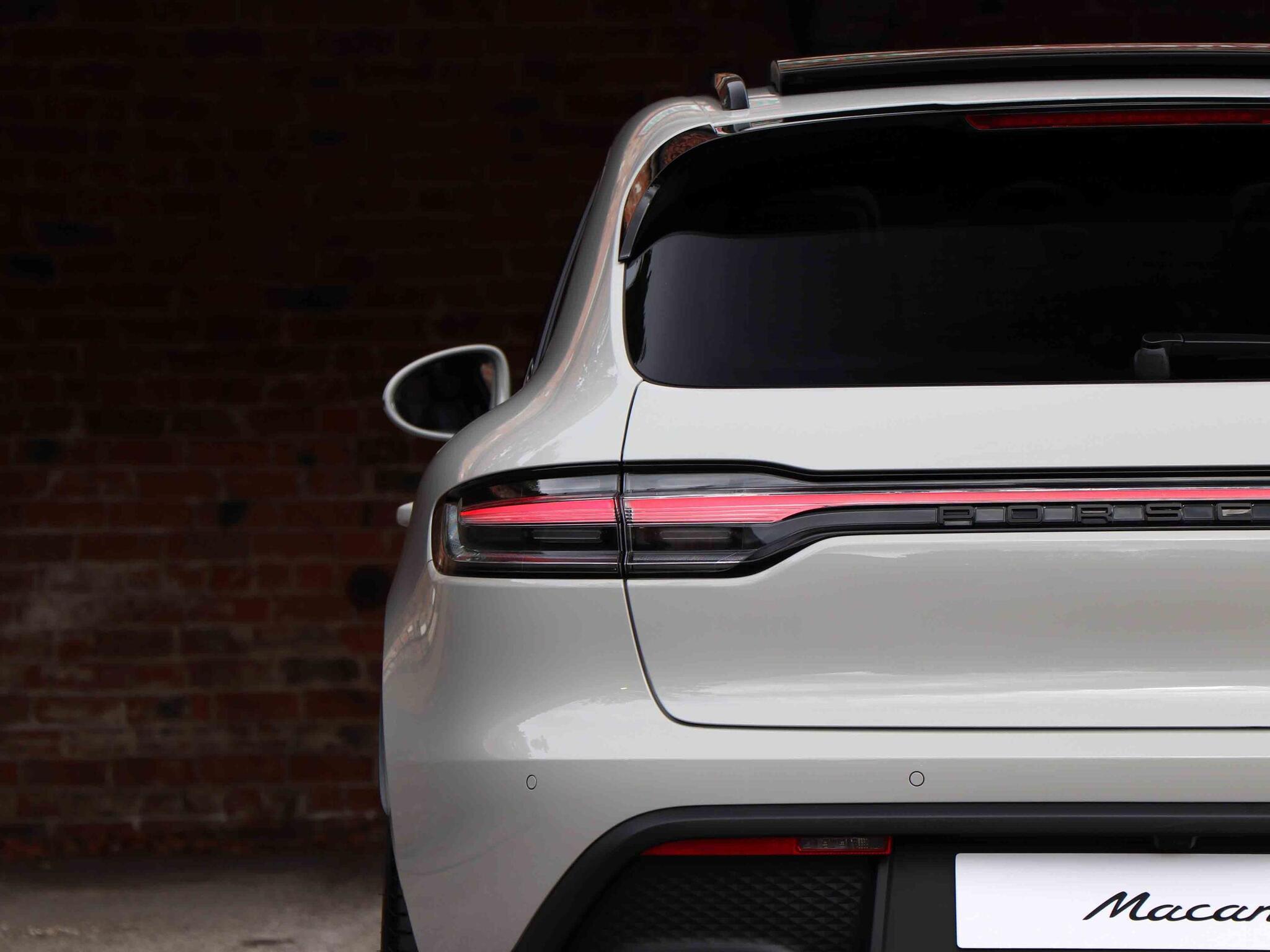 Porsche Macan view 9