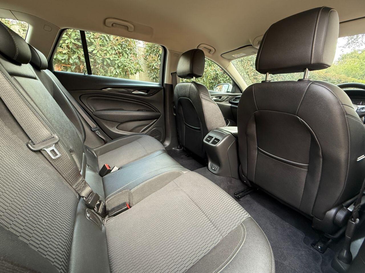 Vauxhall Insignia view 26