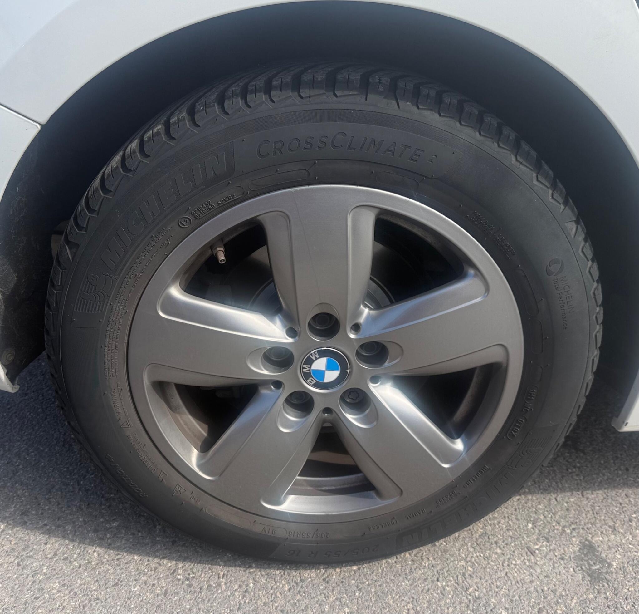 BMW 1 Series view 8