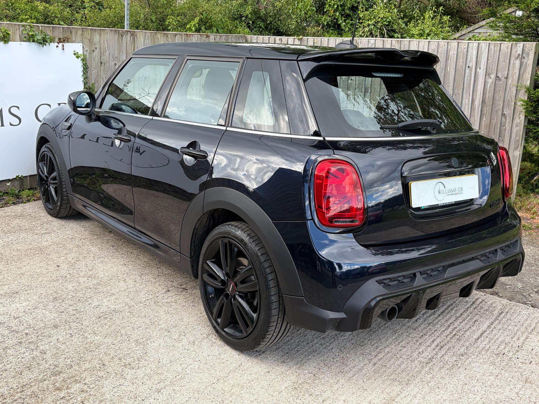 Mini Hatch view 4